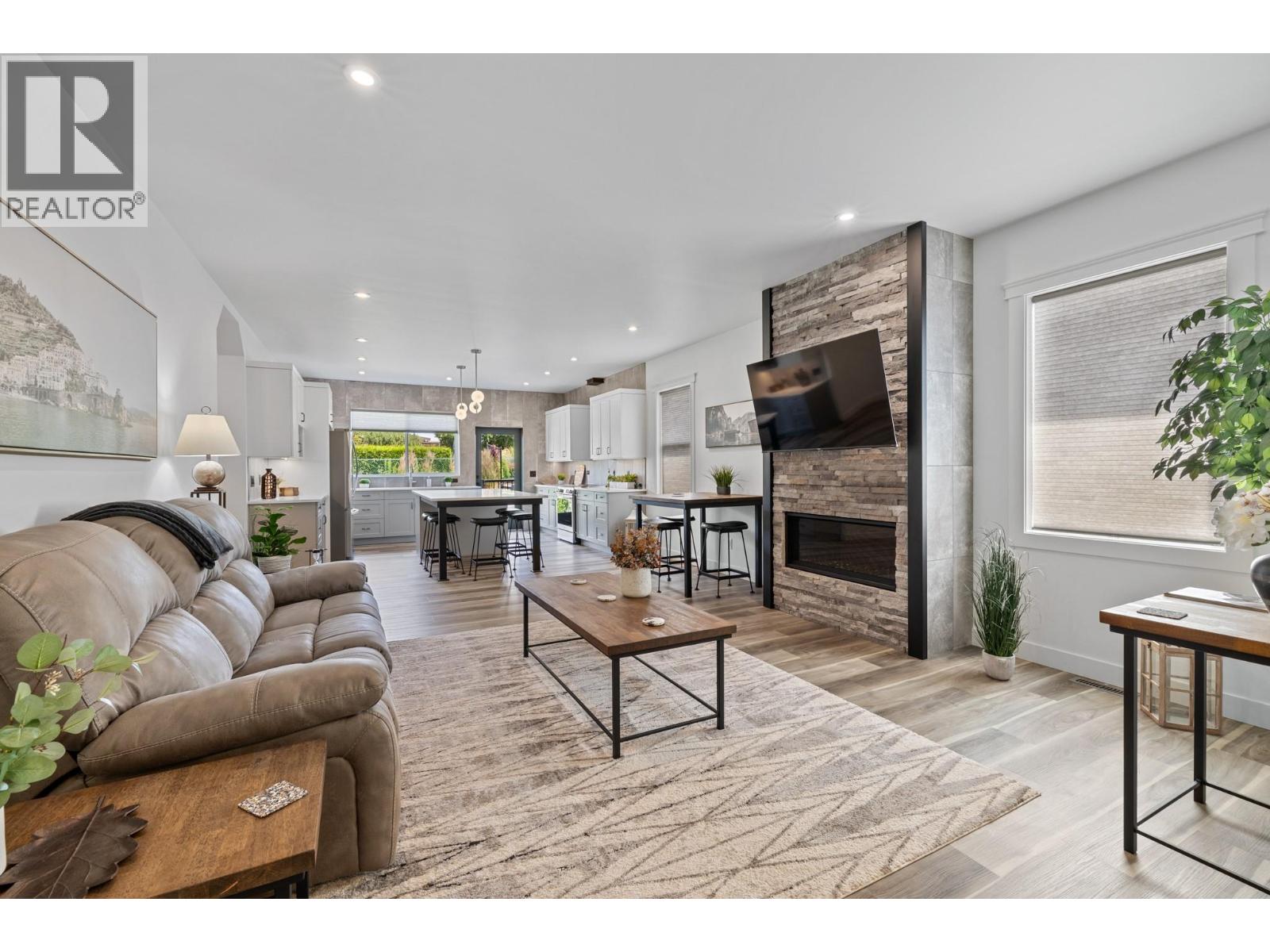 712 Lake Court - 2