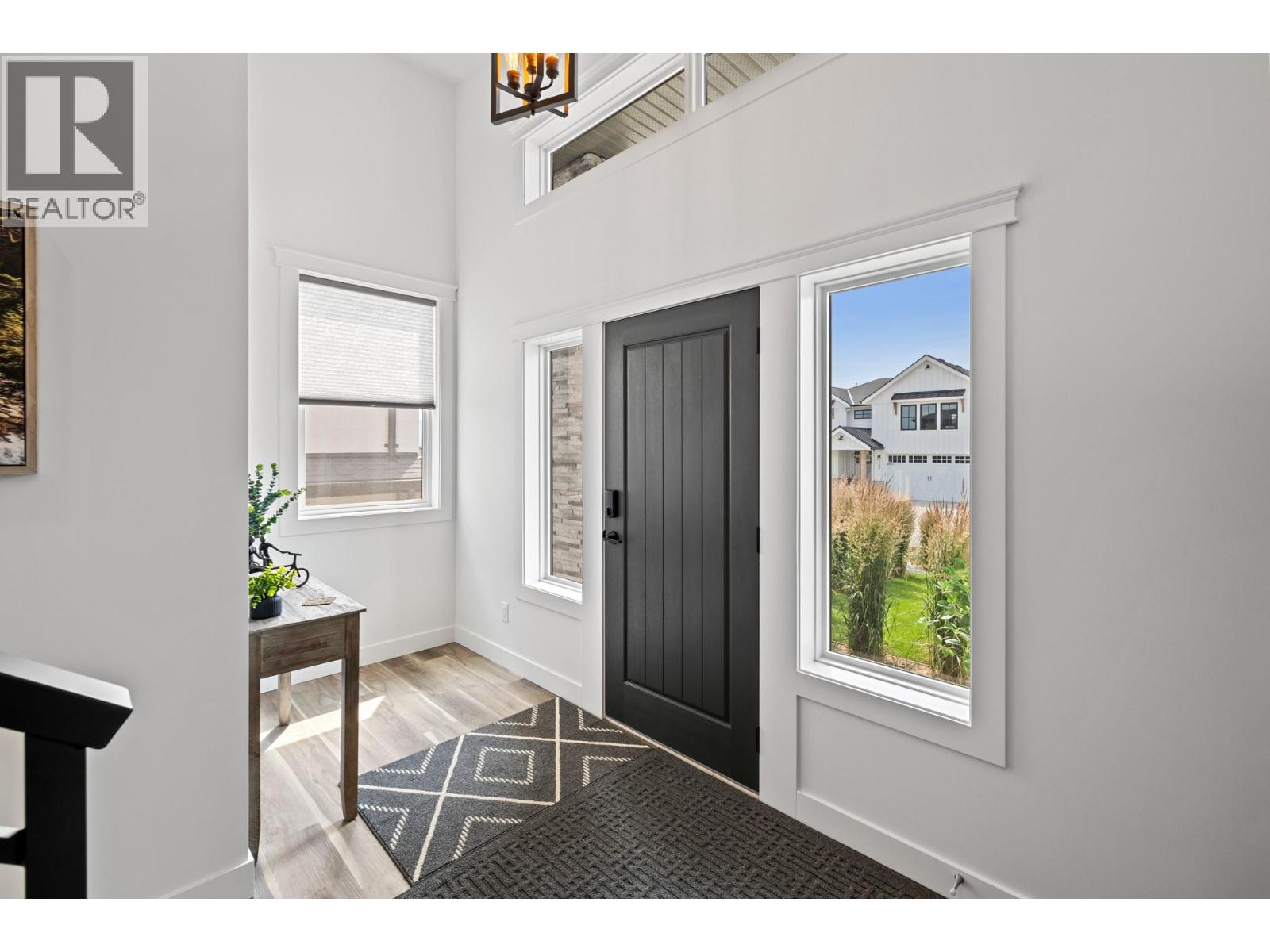 712 Lake Court - 21