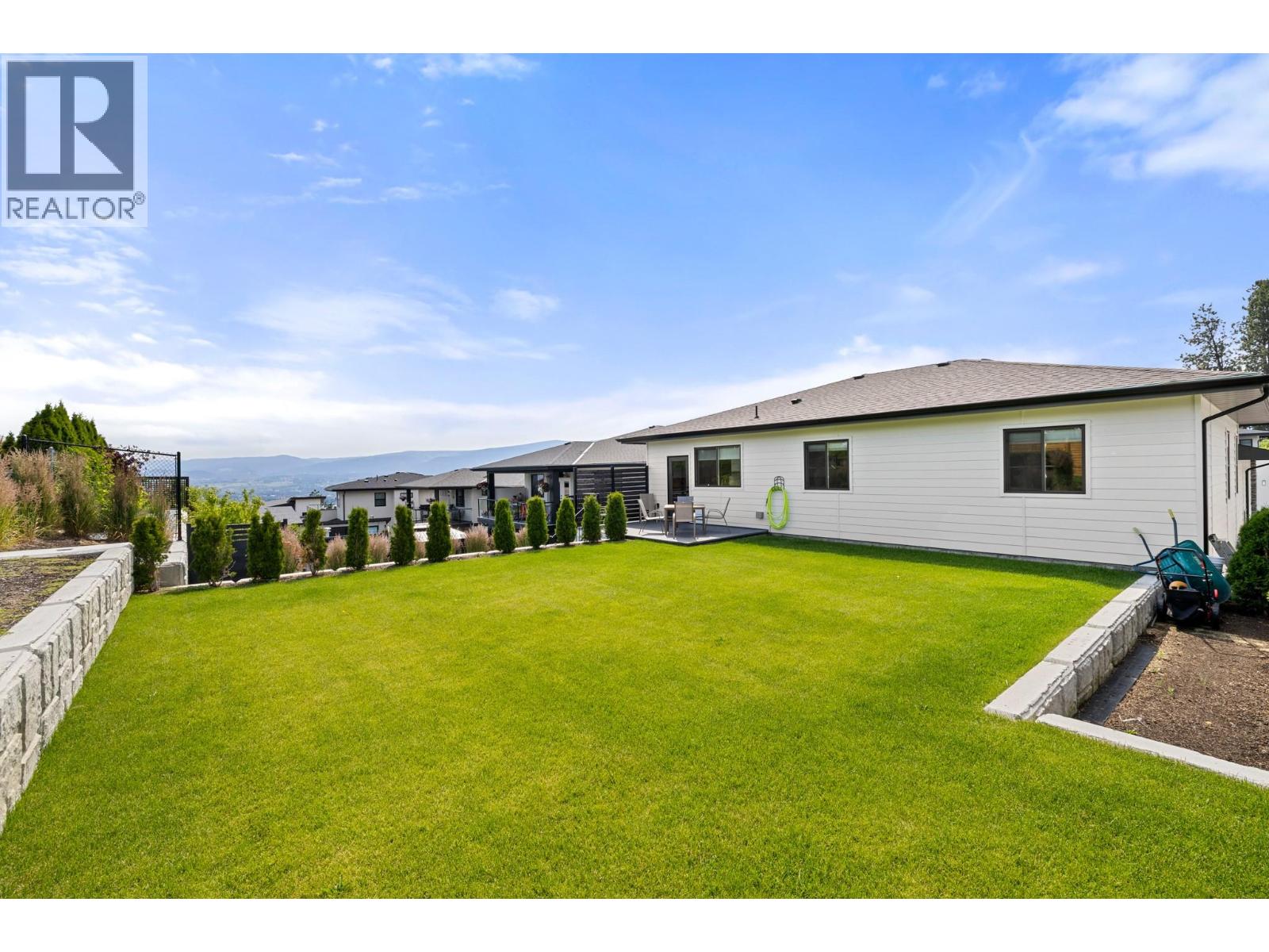 712 Lake Court - 24