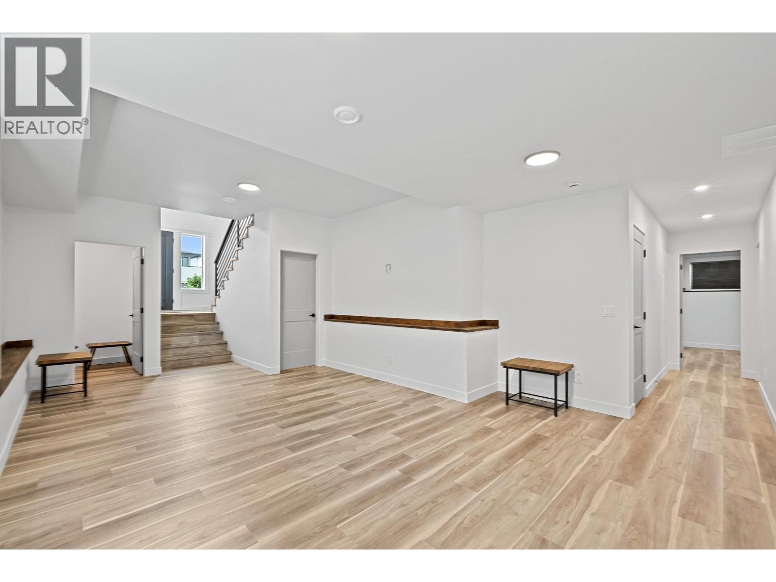 712 Lake Court - 26