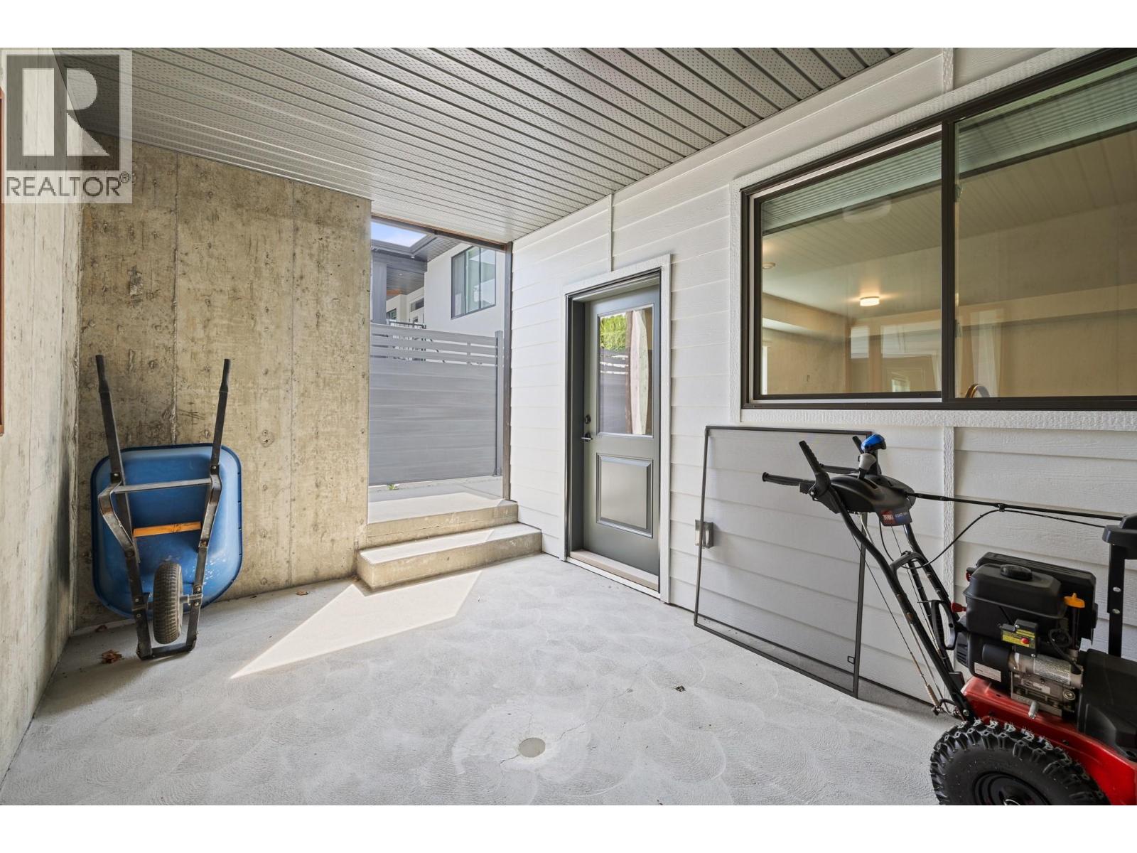 712 Lake Court - 31