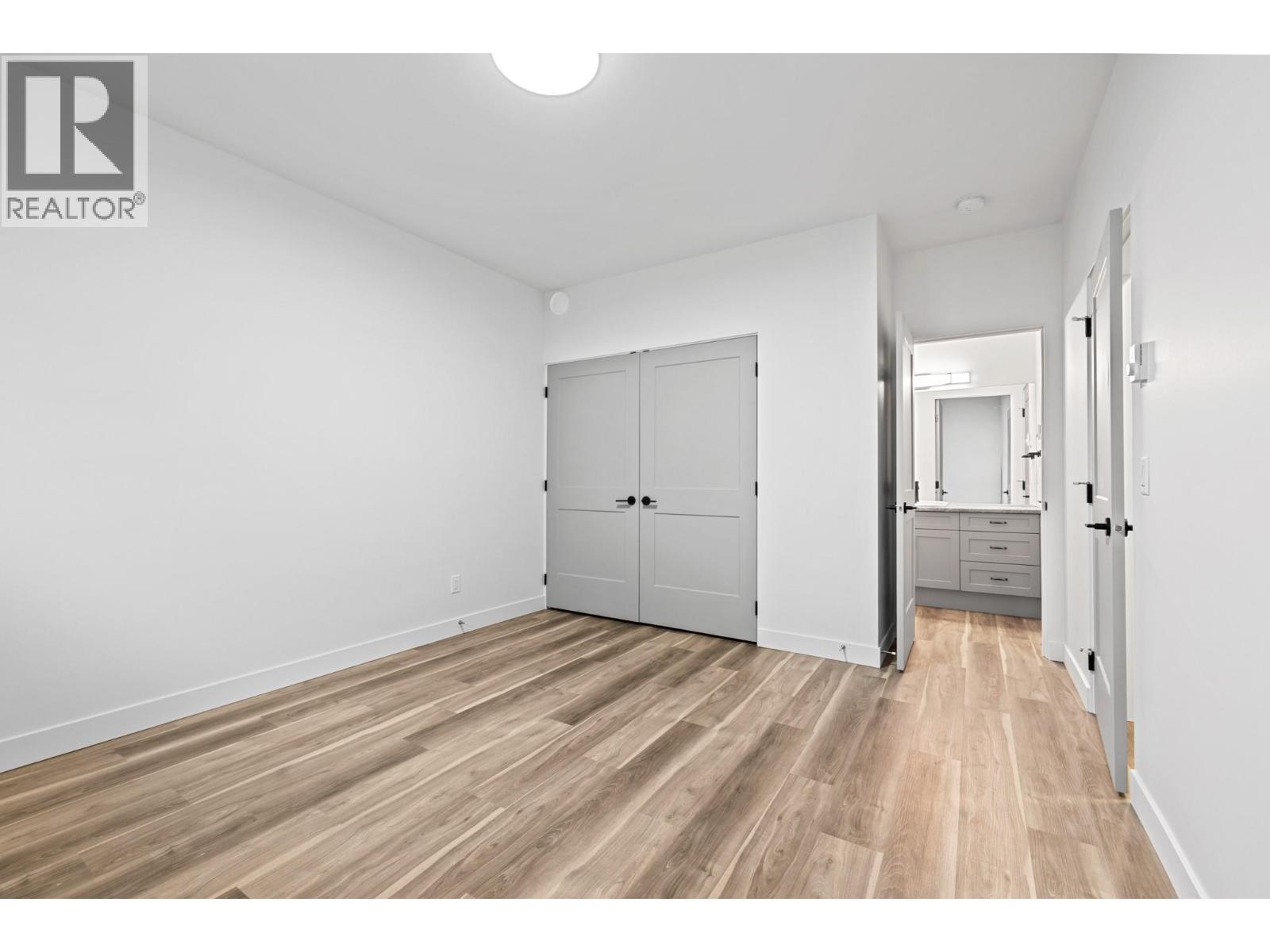 712 Lake Court - 38