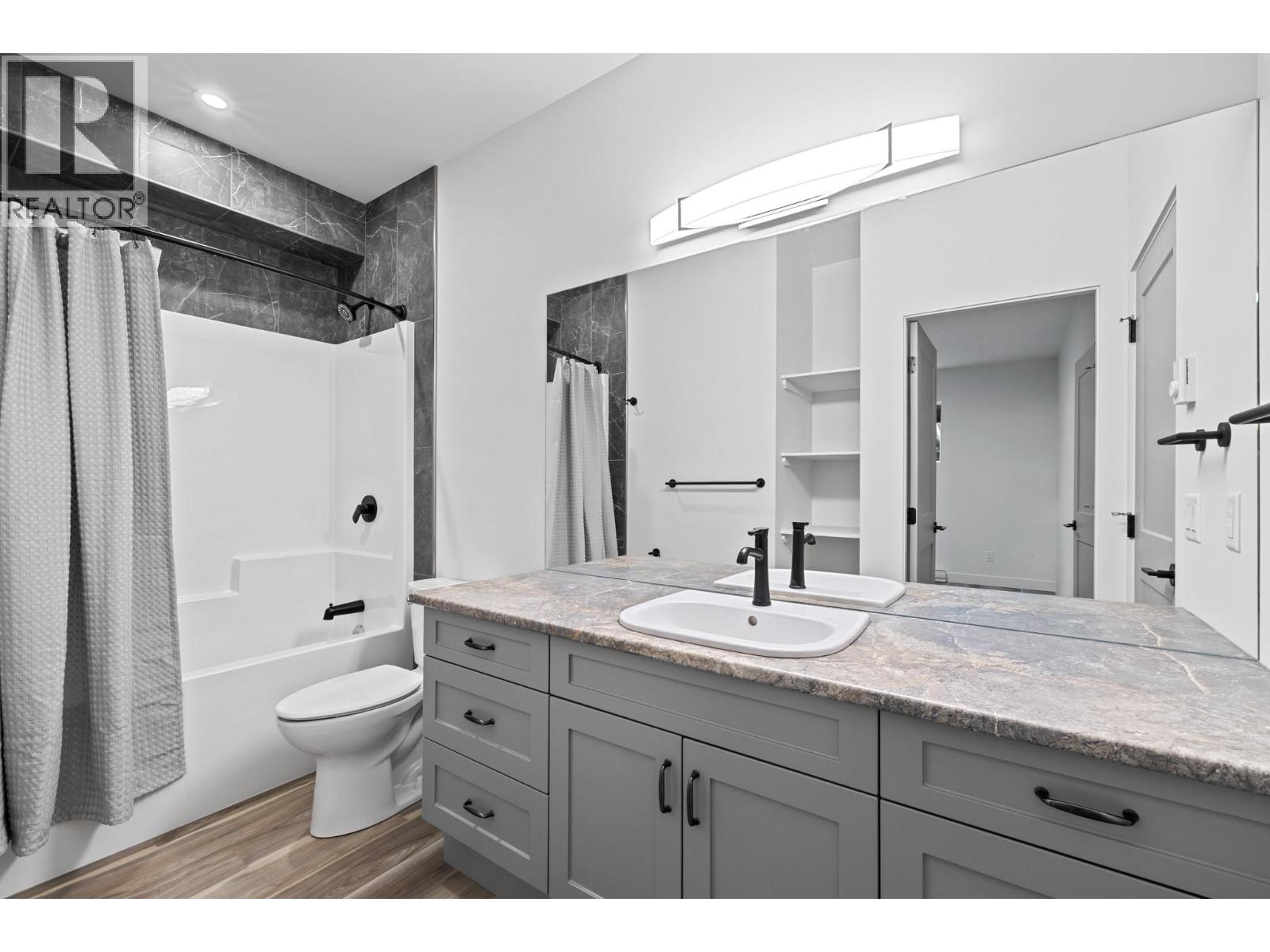 712 Lake Court - 40