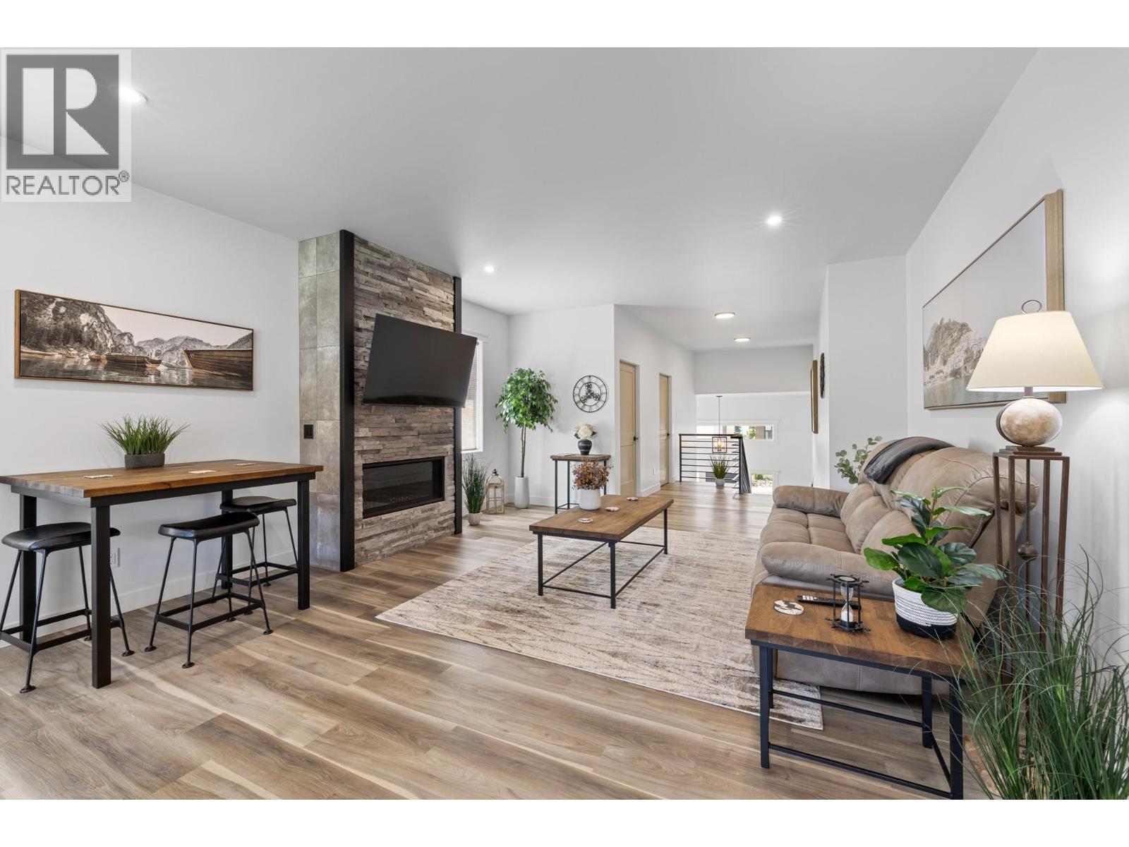 712 Lake Court - 5