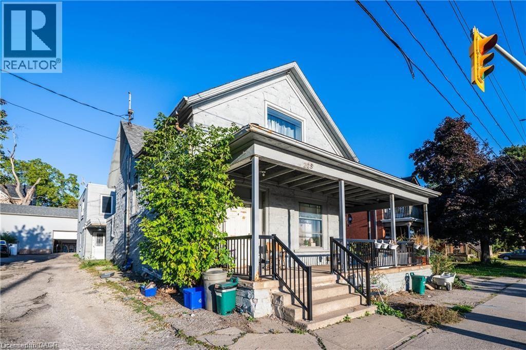 225 WATER Street N - 4