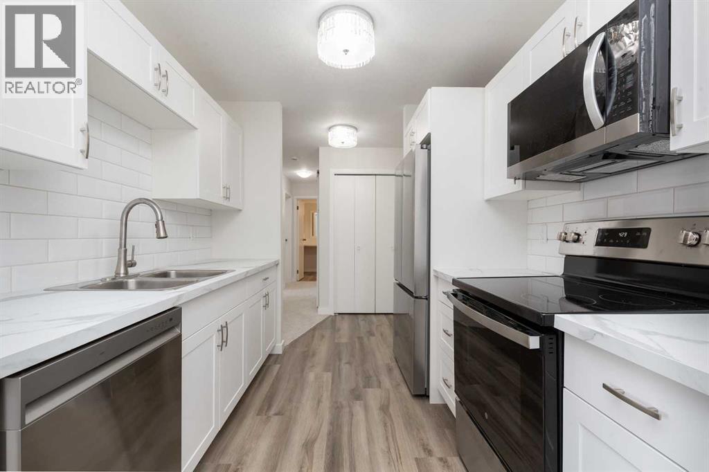#216 85 Foxbend Crescent N - 12