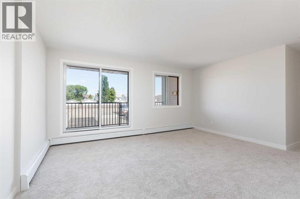 #216 85 Foxbend Crescent N - 15
