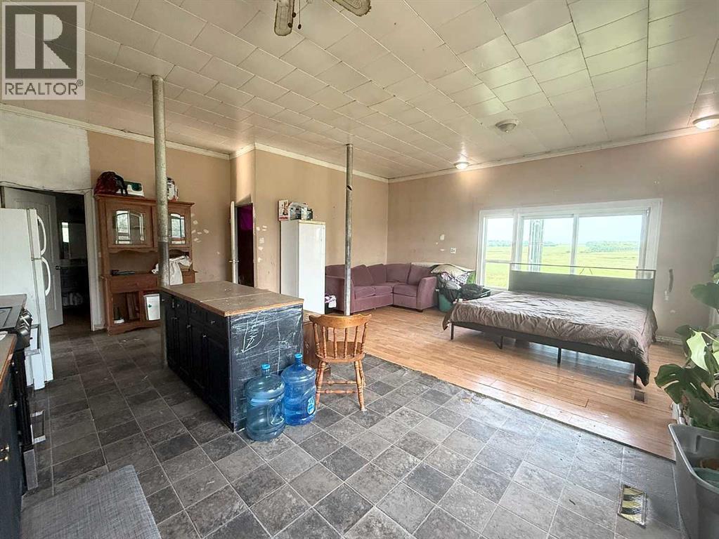 203068 Township Road 662 - 11