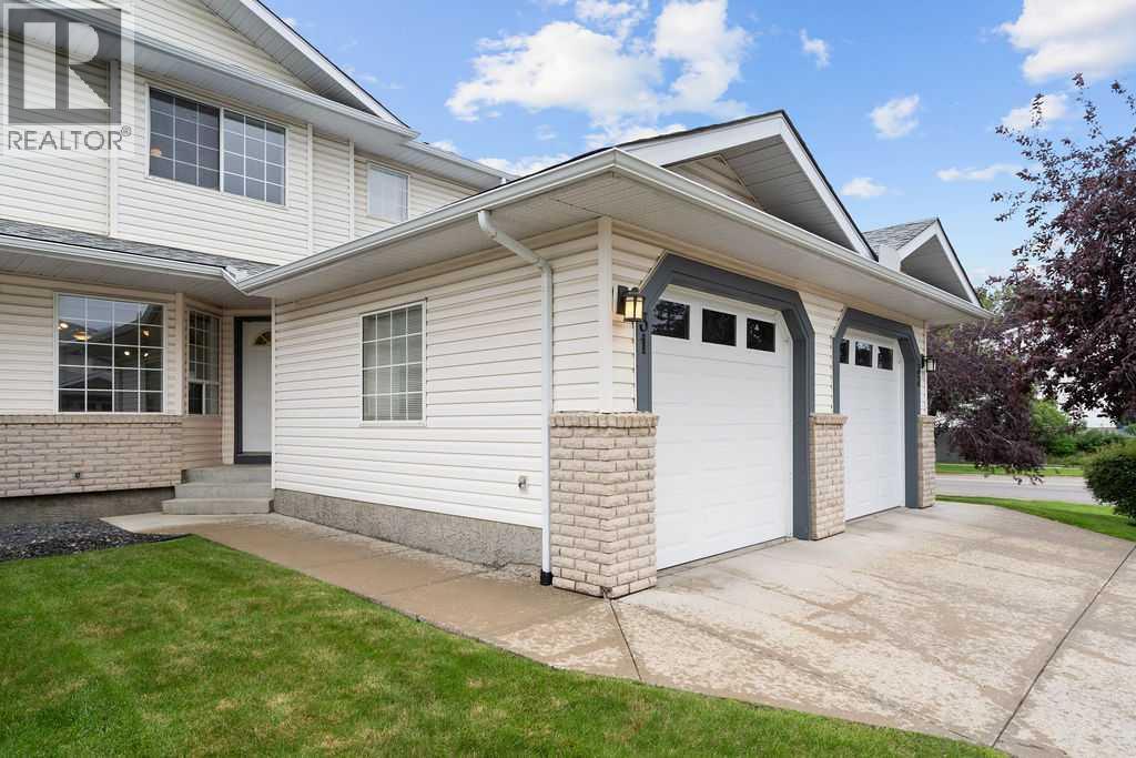 31 Silvergrove Close NW - 1