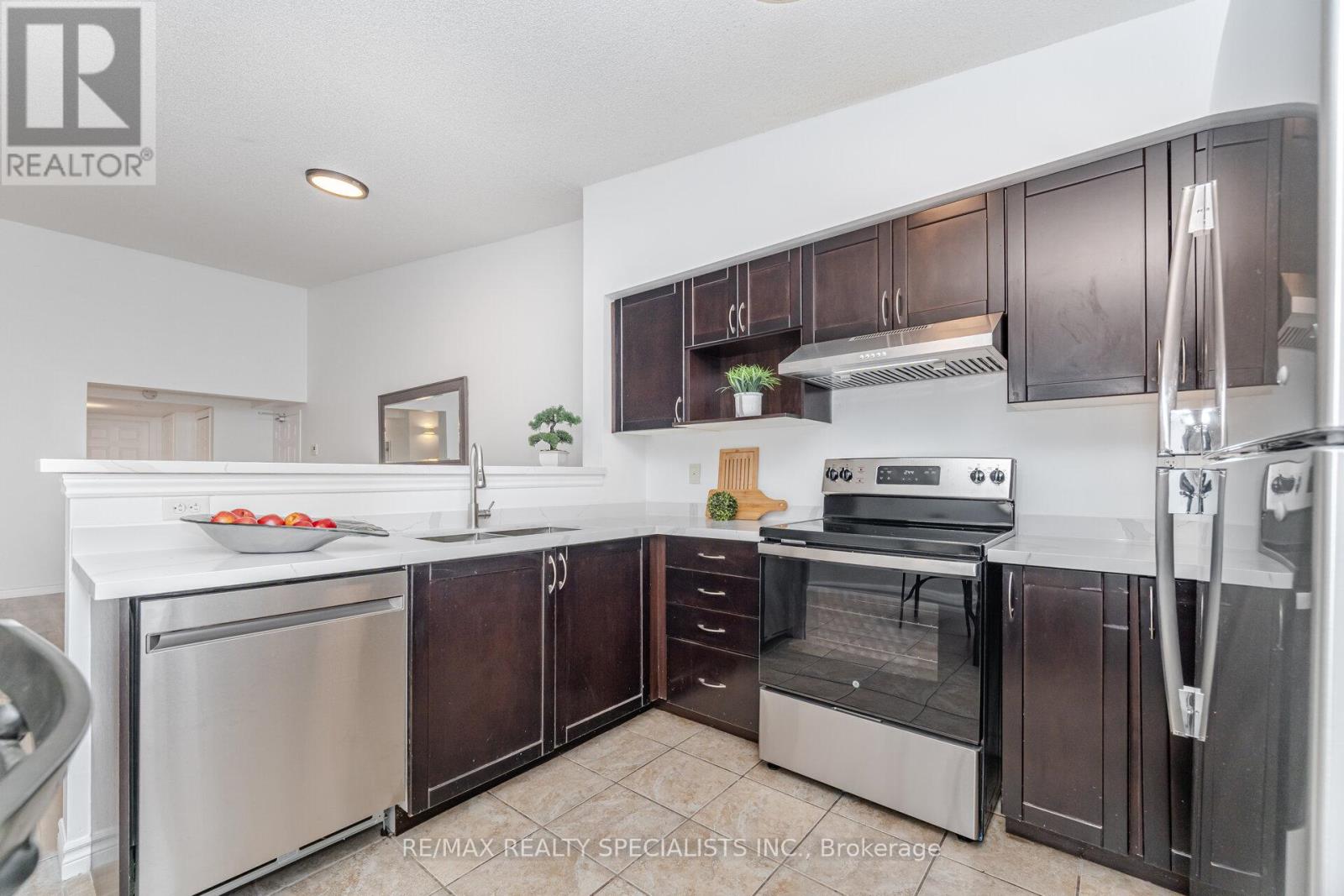 #412 1350 MAIN STREET E - 15
