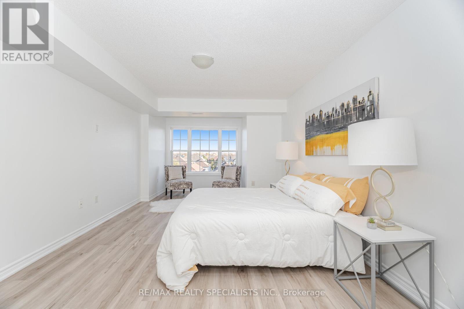 #412 1350 MAIN STREET E - 22