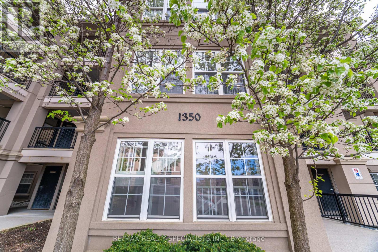 #412 1350 MAIN STREET E - 3