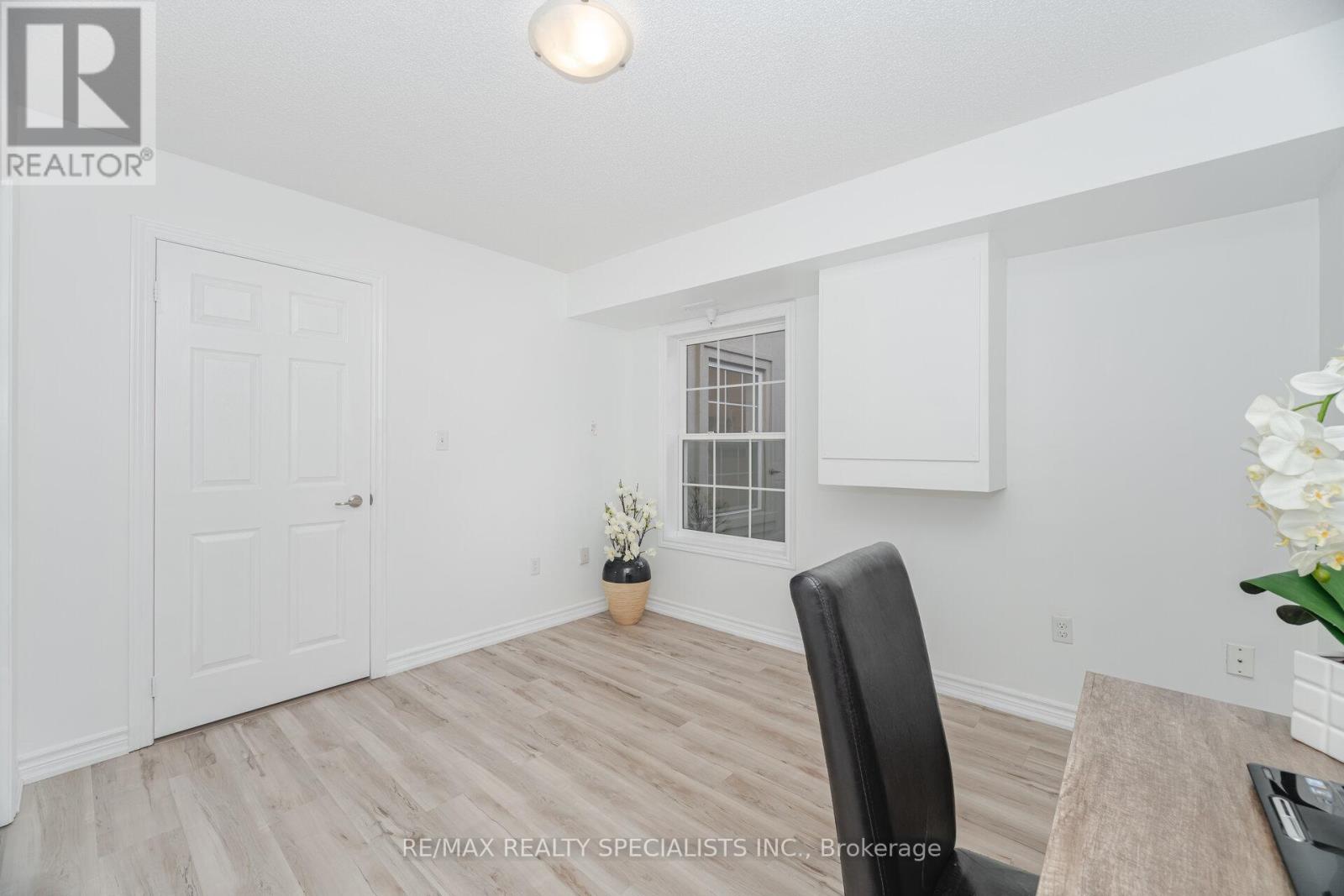#412 1350 MAIN STREET E - 31