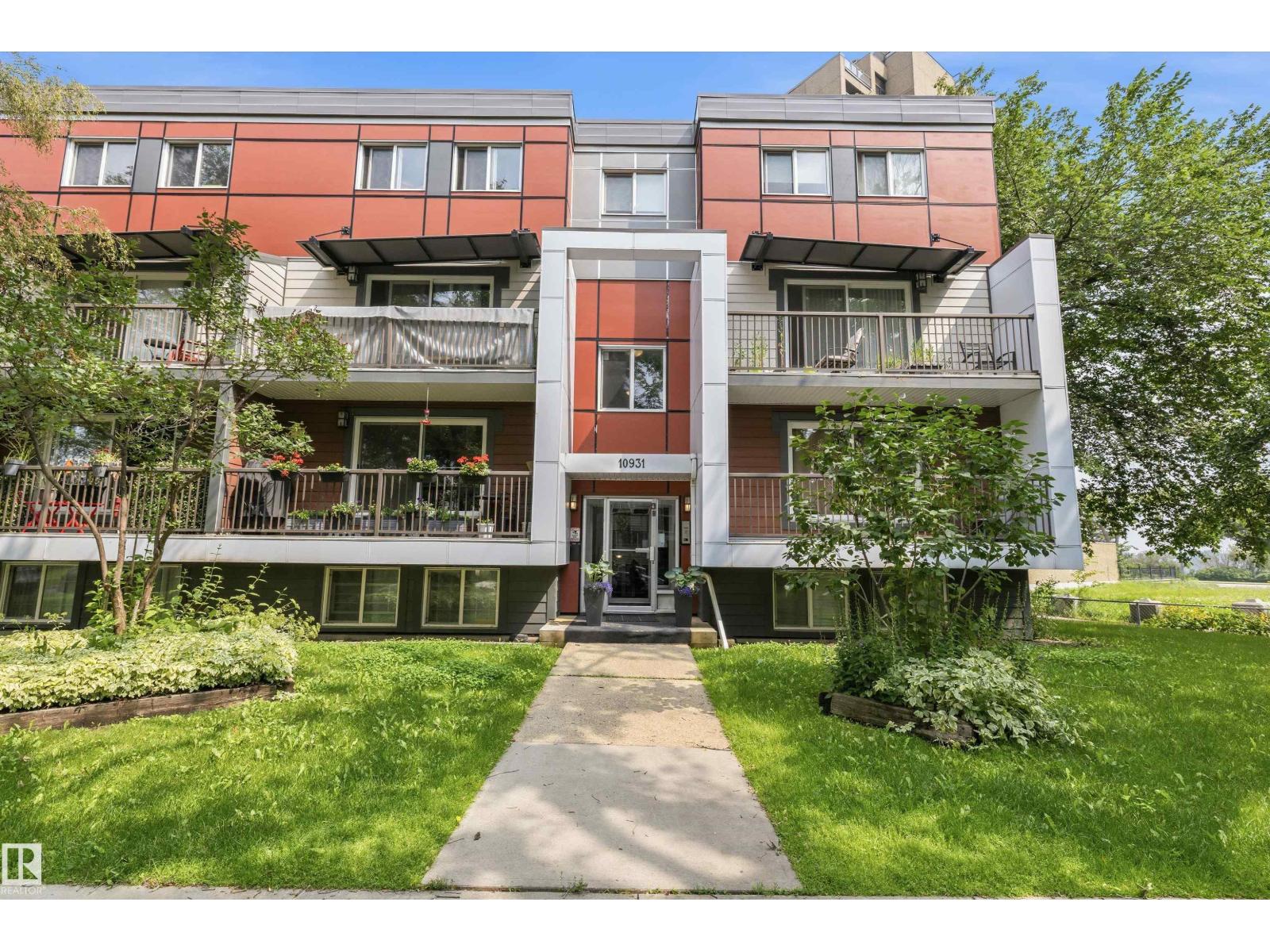 #8 10931 83 ST NW - 1