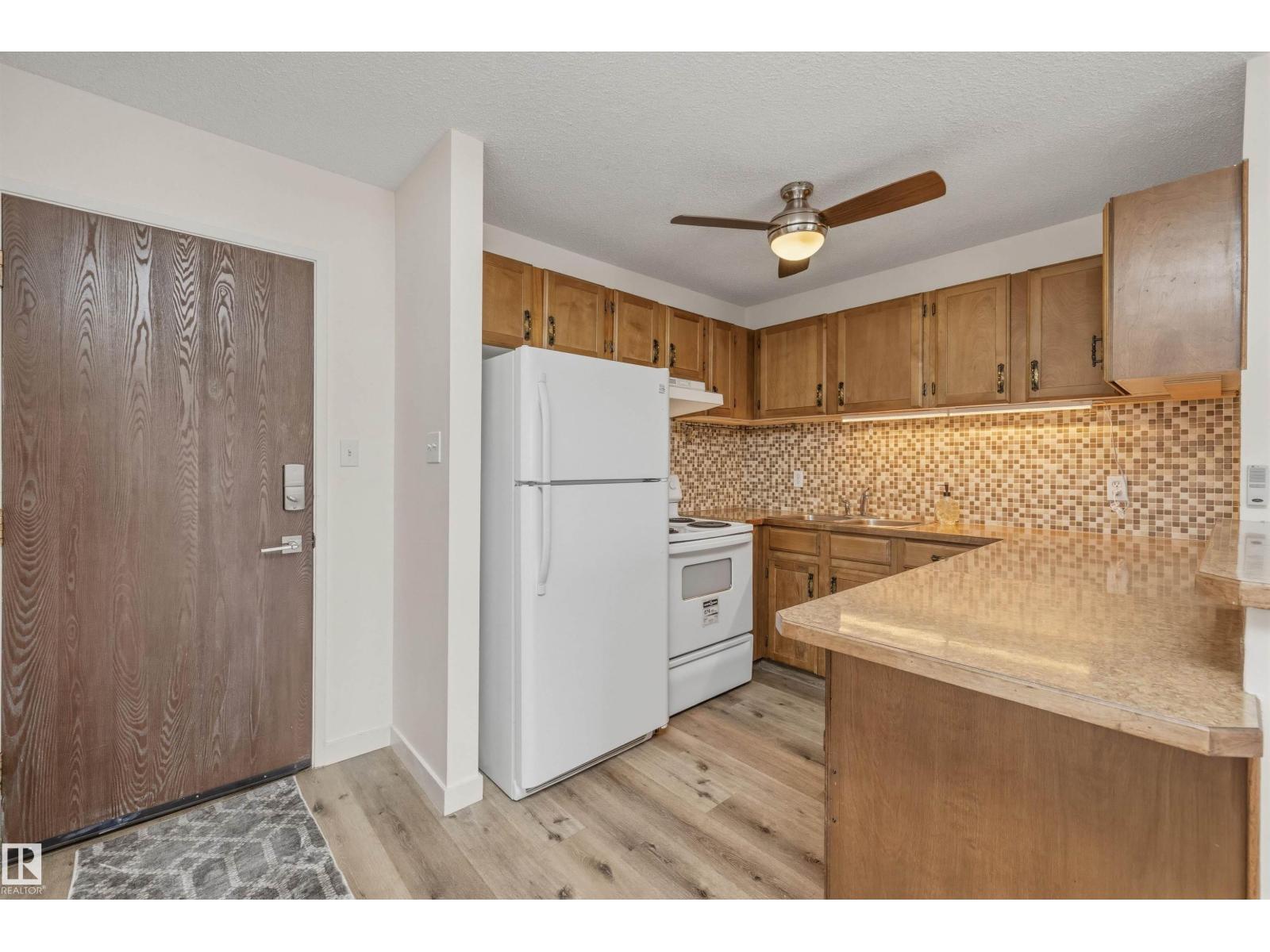 #8 10931 83 ST NW - 14