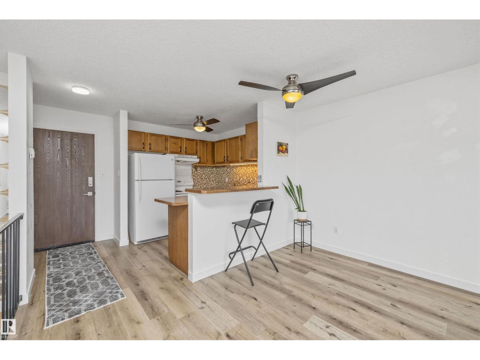 #8 10931 83 ST NW - 16