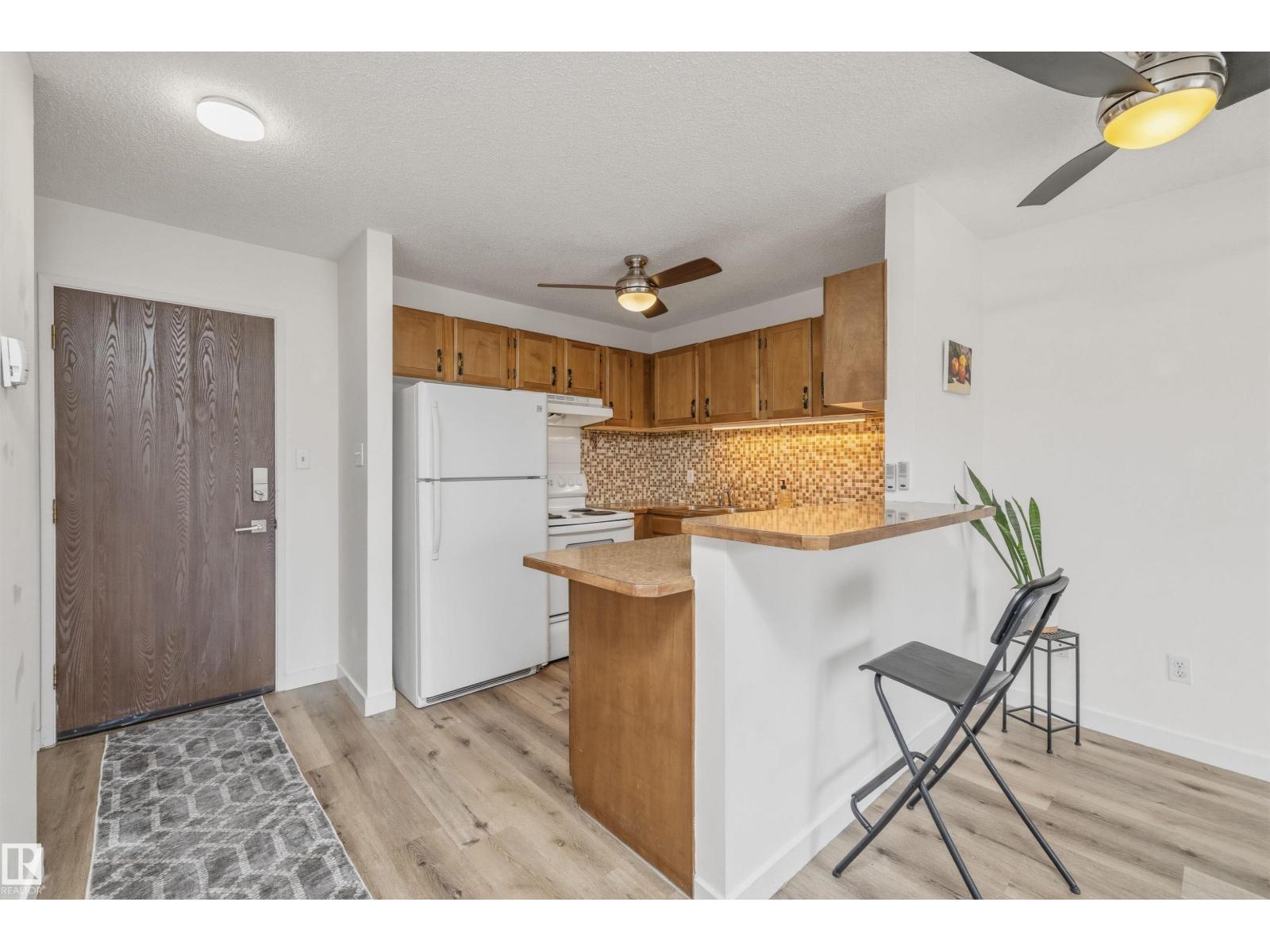 #8 10931 83 ST NW - 2