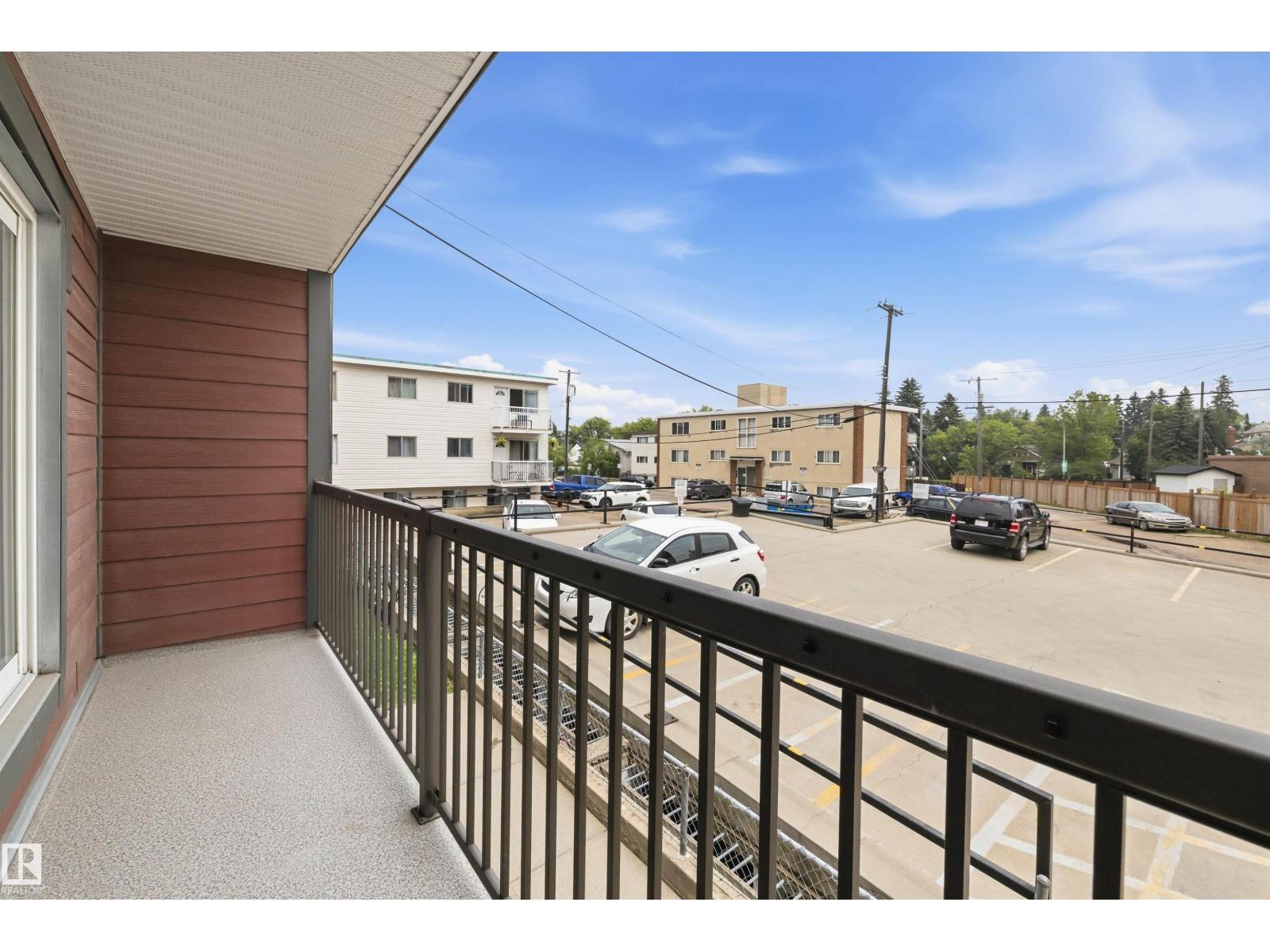 #8 10931 83 ST NW - 27