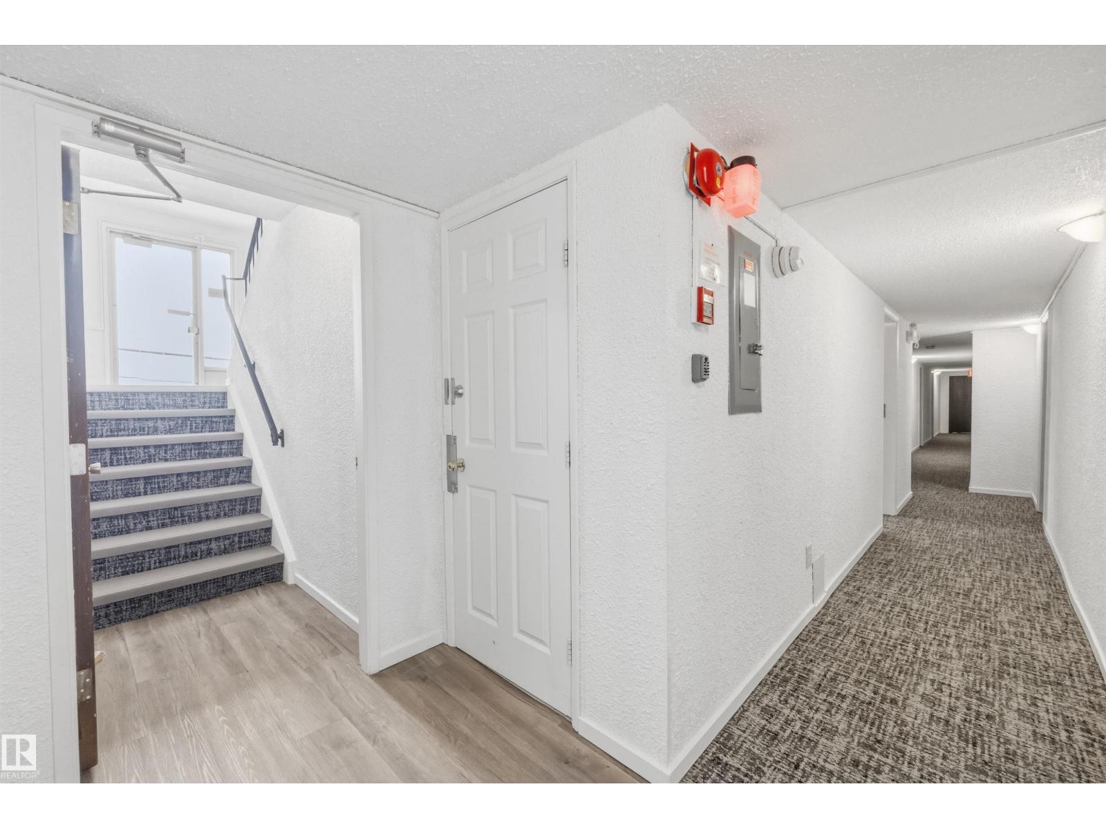 #8 10931 83 ST NW - 30