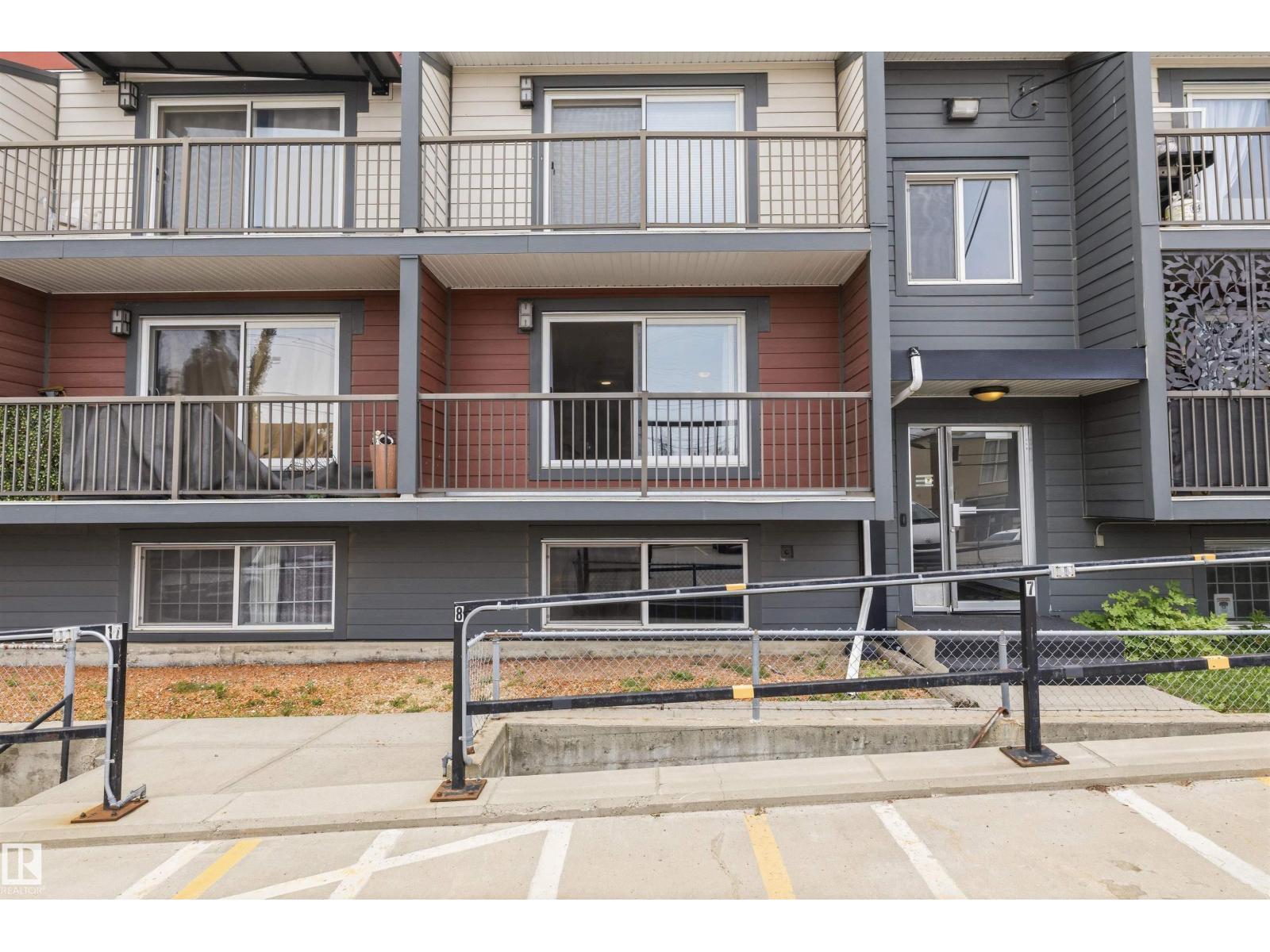 #8 10931 83 ST NW - 32