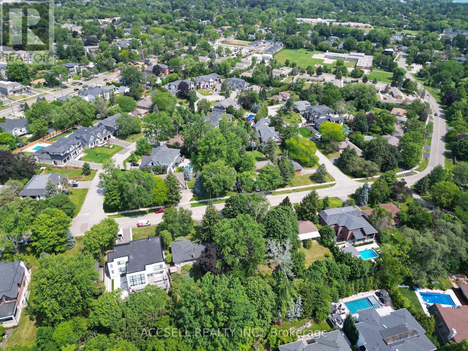 1358 SEDGEWICK CRESCENT - 31