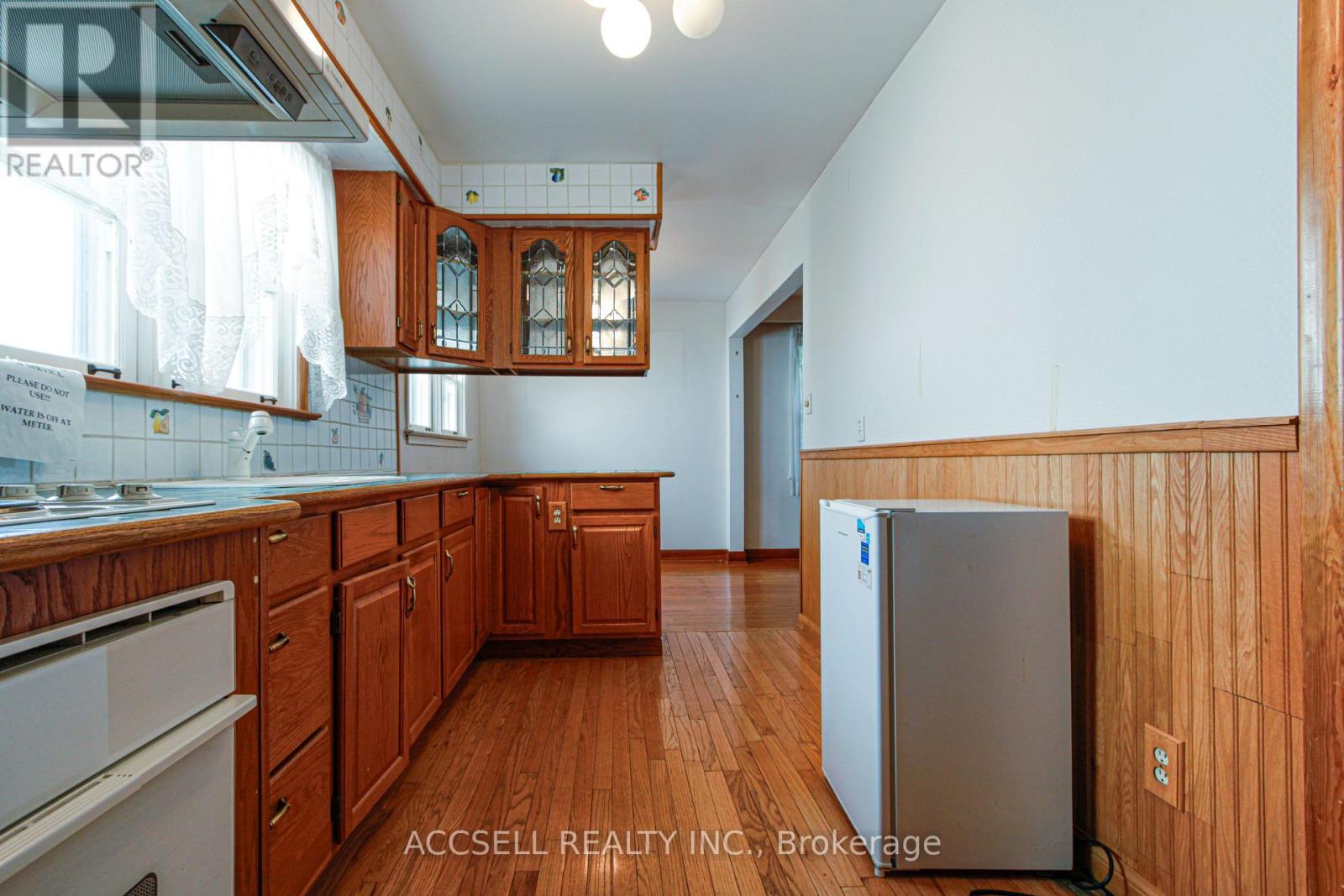 1358 SEDGEWICK CRESCENT - 9
