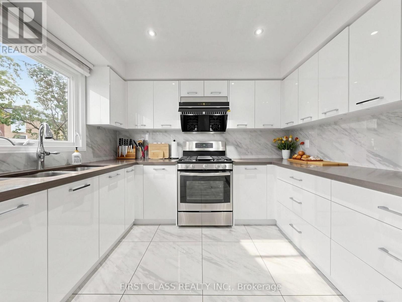 967 WHITE CLOVER WAY - 8