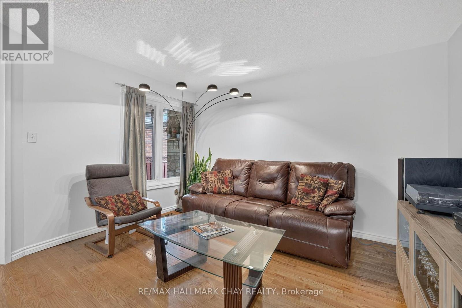 76 DONNA DRIVE - Image 11
