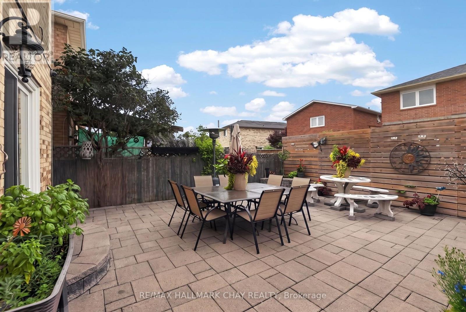 76 DONNA DRIVE - 27