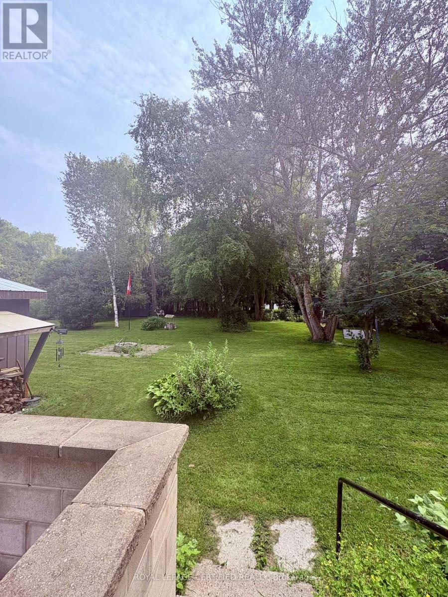 883 7TH AVENUE - 44