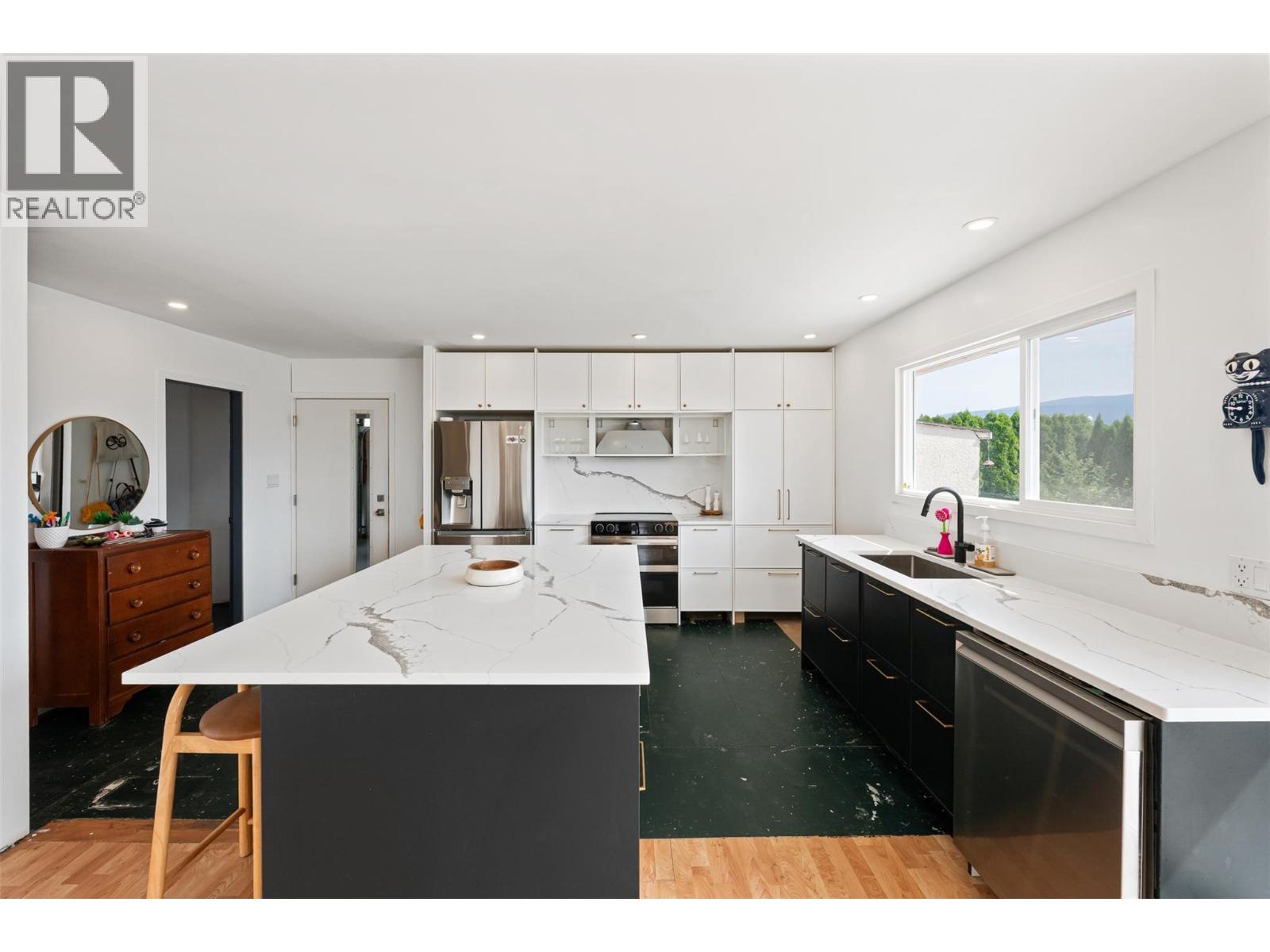  1617 SPARTON Drive, Penticton