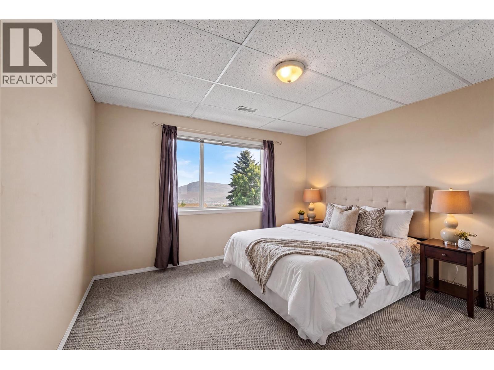 #88 2022 Pacific Way - 32