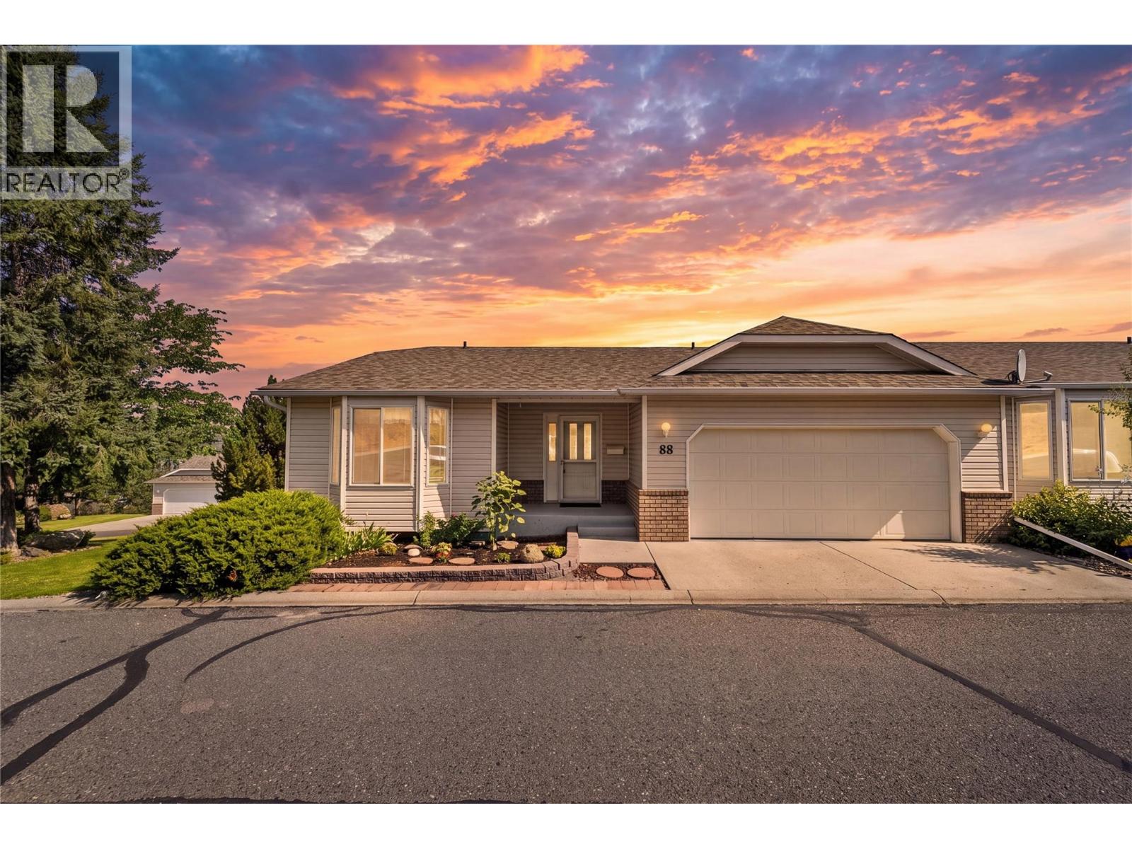 #88 2022 Pacific Way - 44