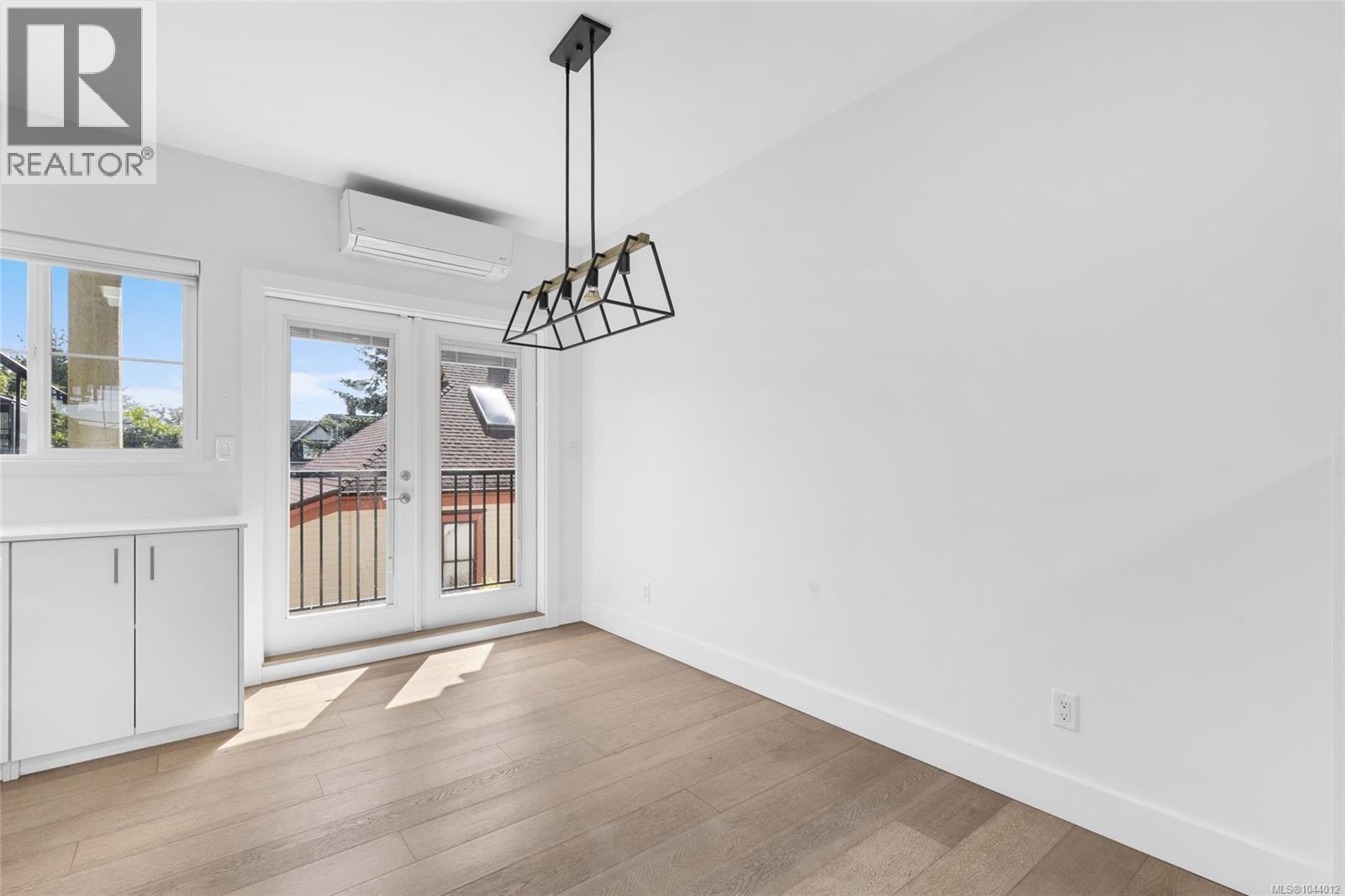 611 Niagara St - 21