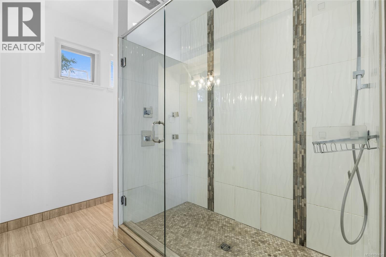 611 Niagara St - 25