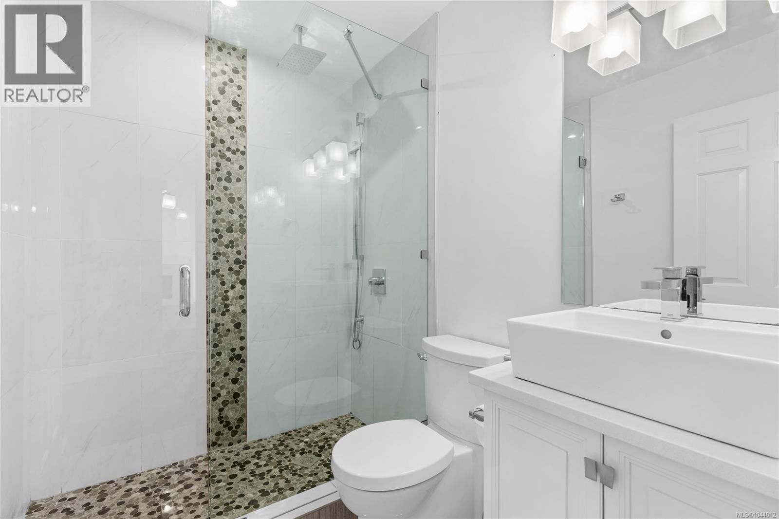 611 Niagara St - 27