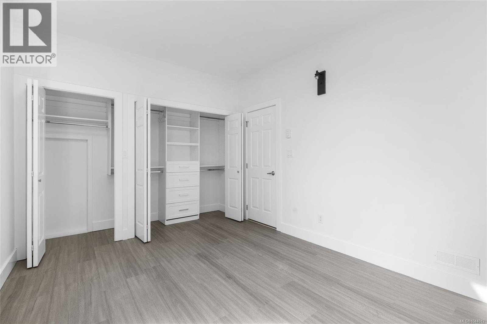 611 Niagara St - 29