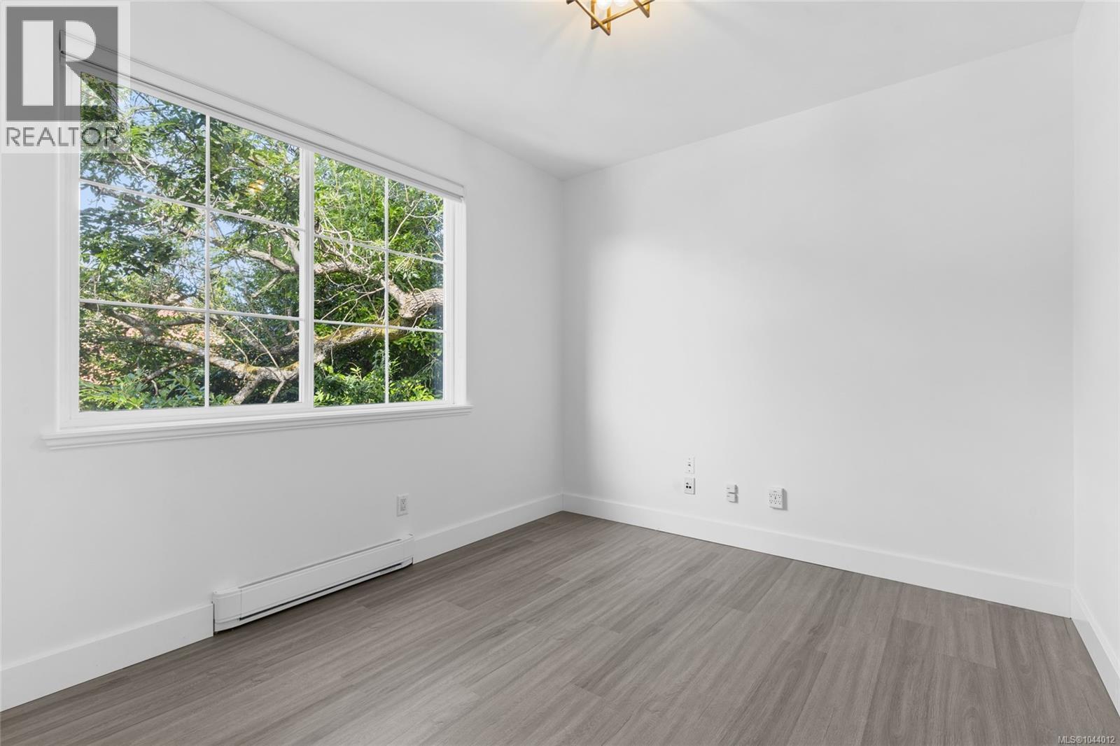 611 Niagara St - 35