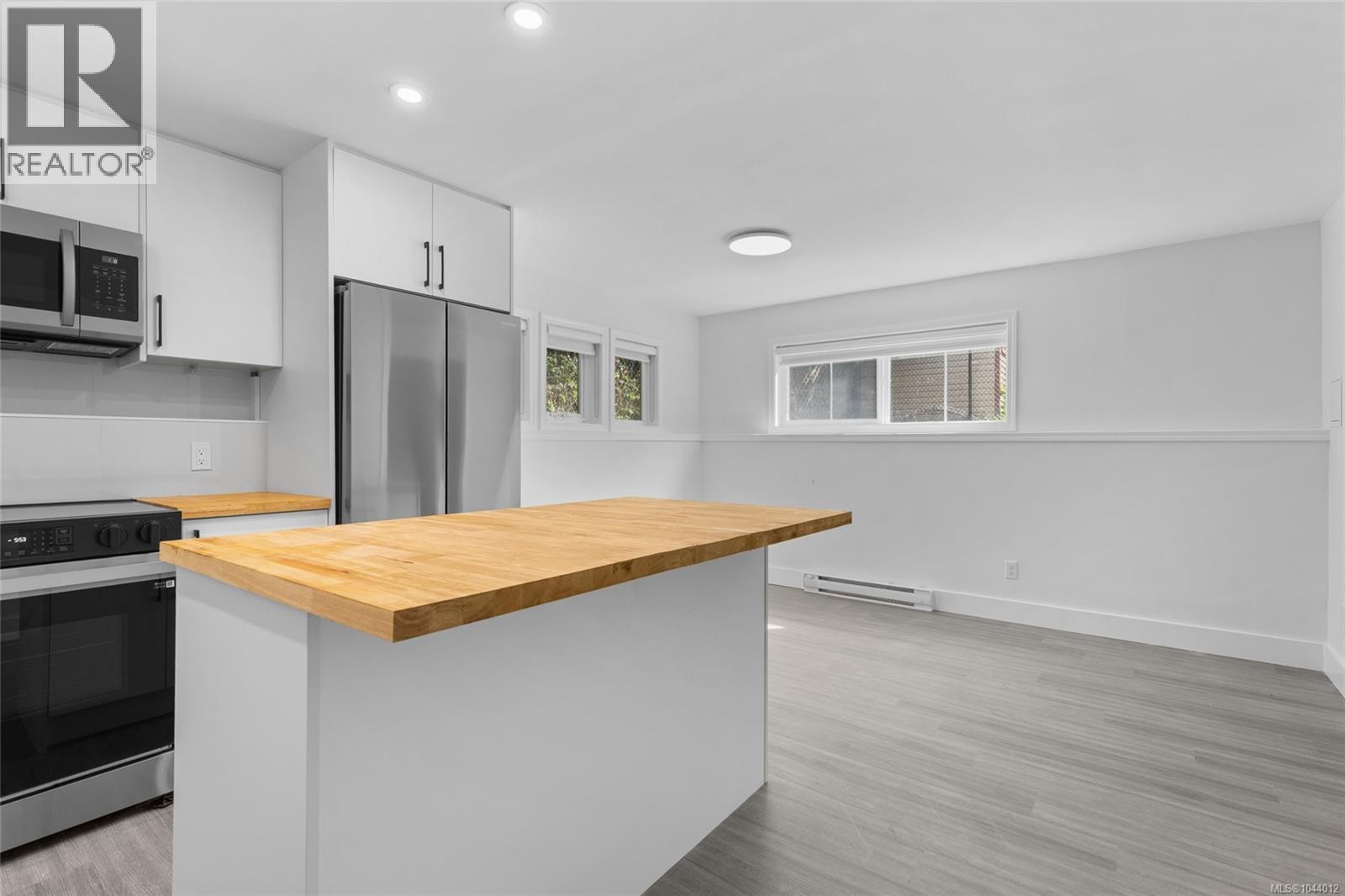 611 Niagara St - 37