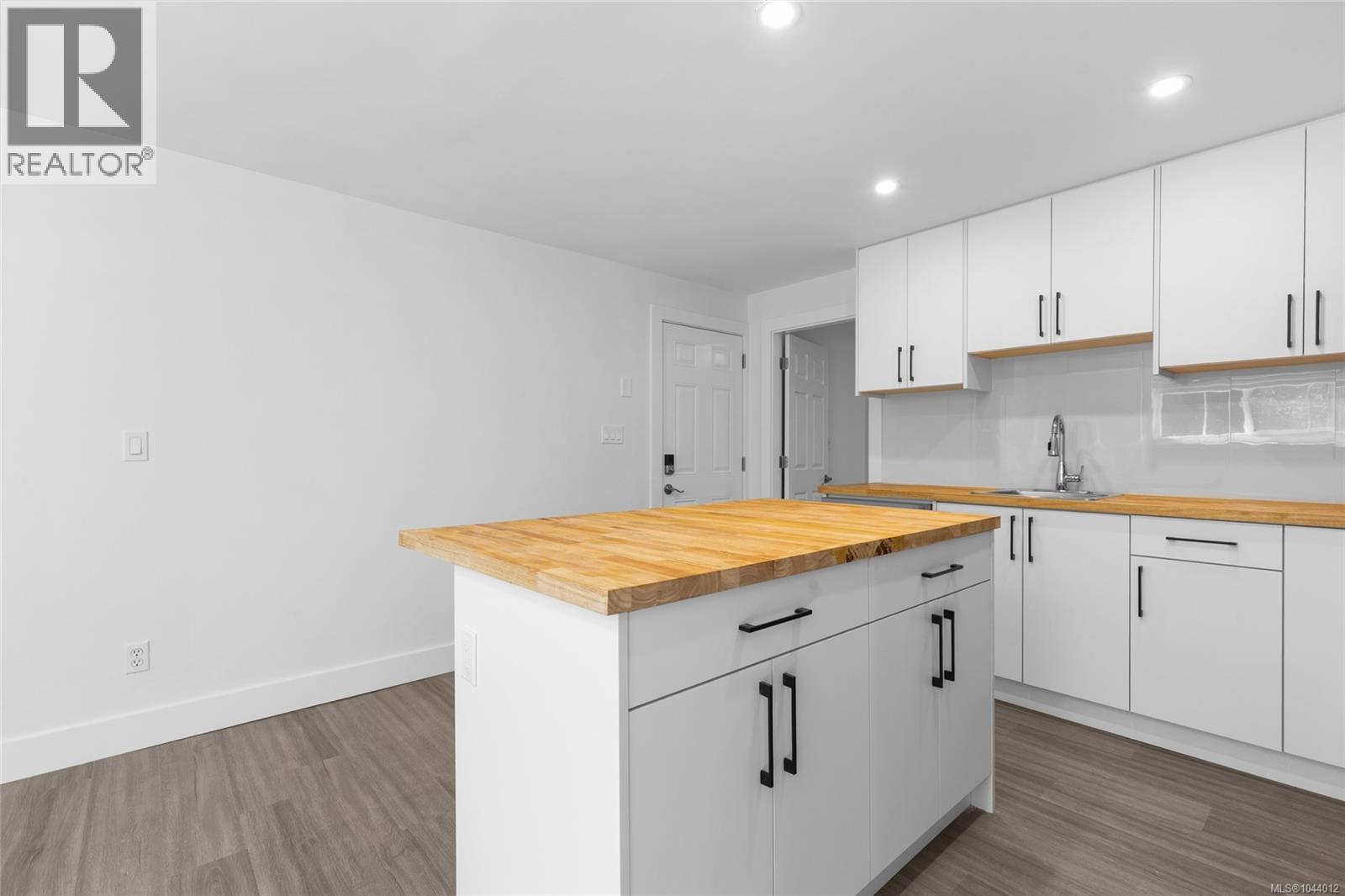611 Niagara St - 41
