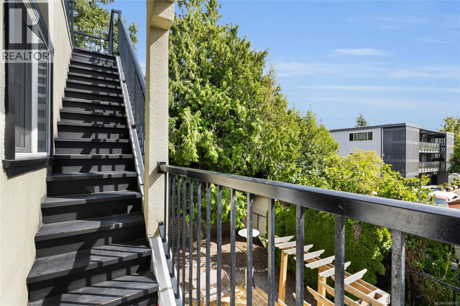 611 Niagara St - 47