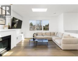 Balcony - 611 Niagara St, Victoria, BC V8V1J1 Photo 6