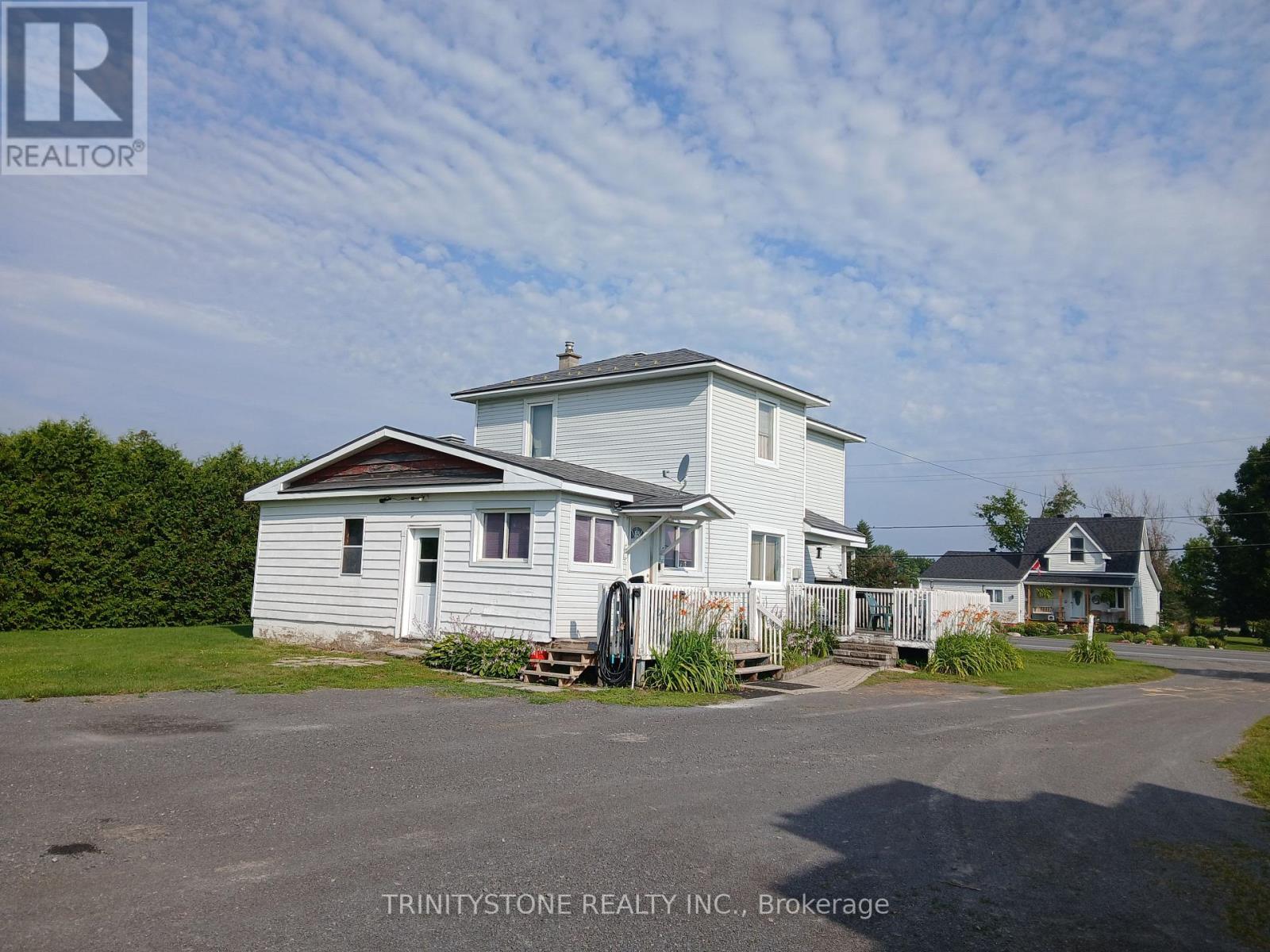 662 LACROIX ROAD - 3