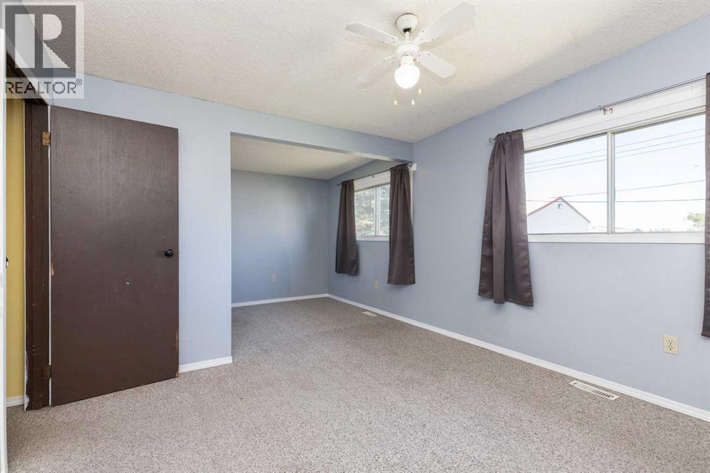 627 11 Street - 12