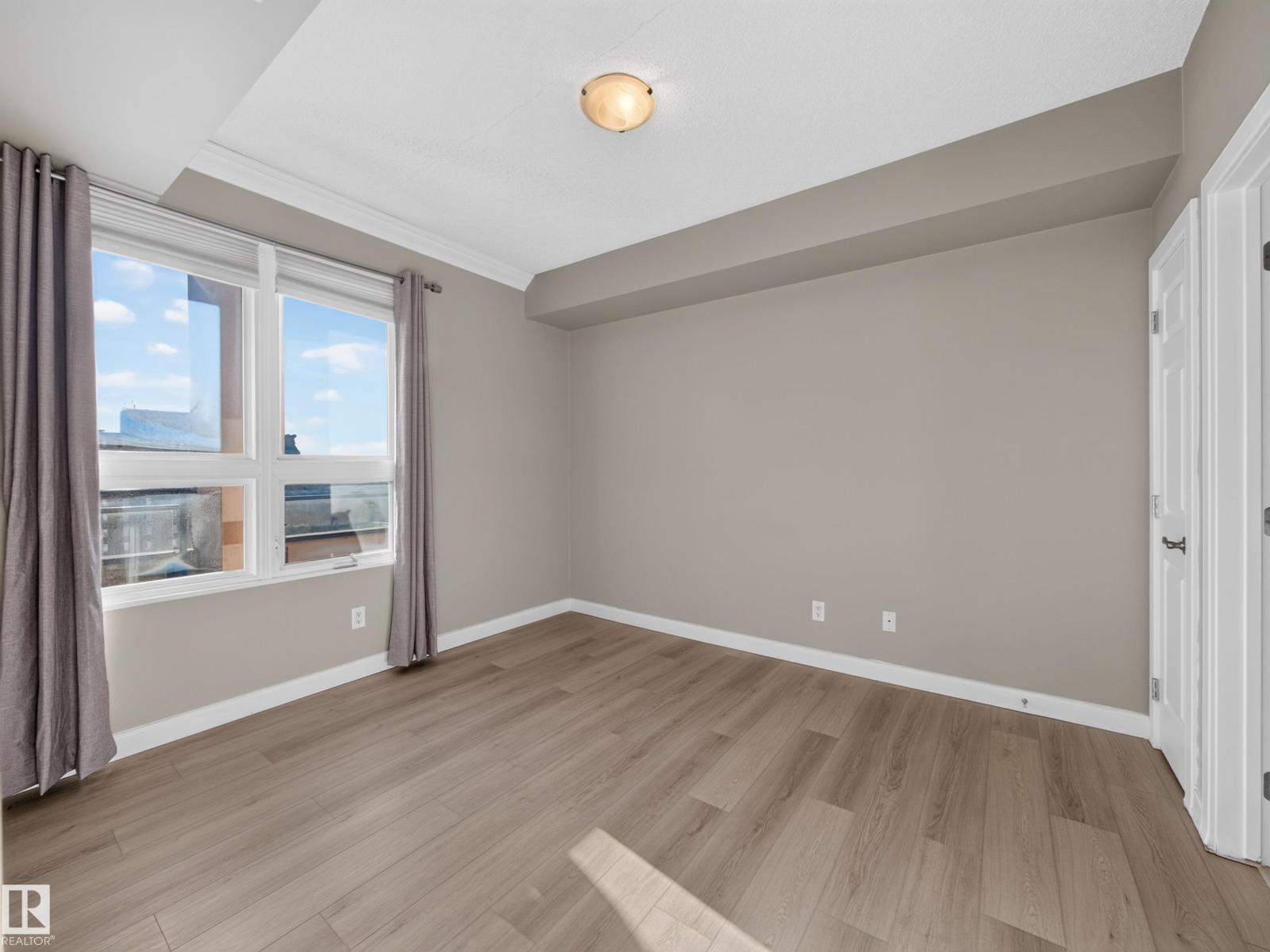 #1208 9939 109 ST NW - 12