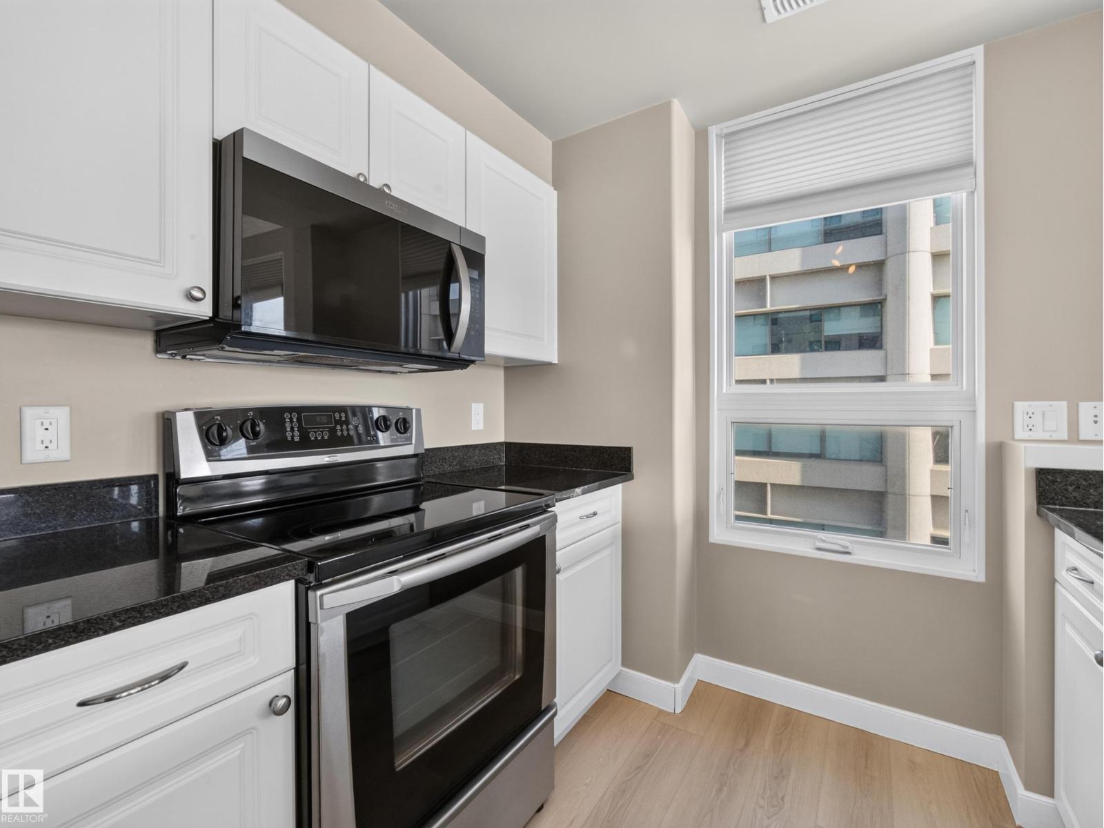 #1208 9939 109 ST NW - 16