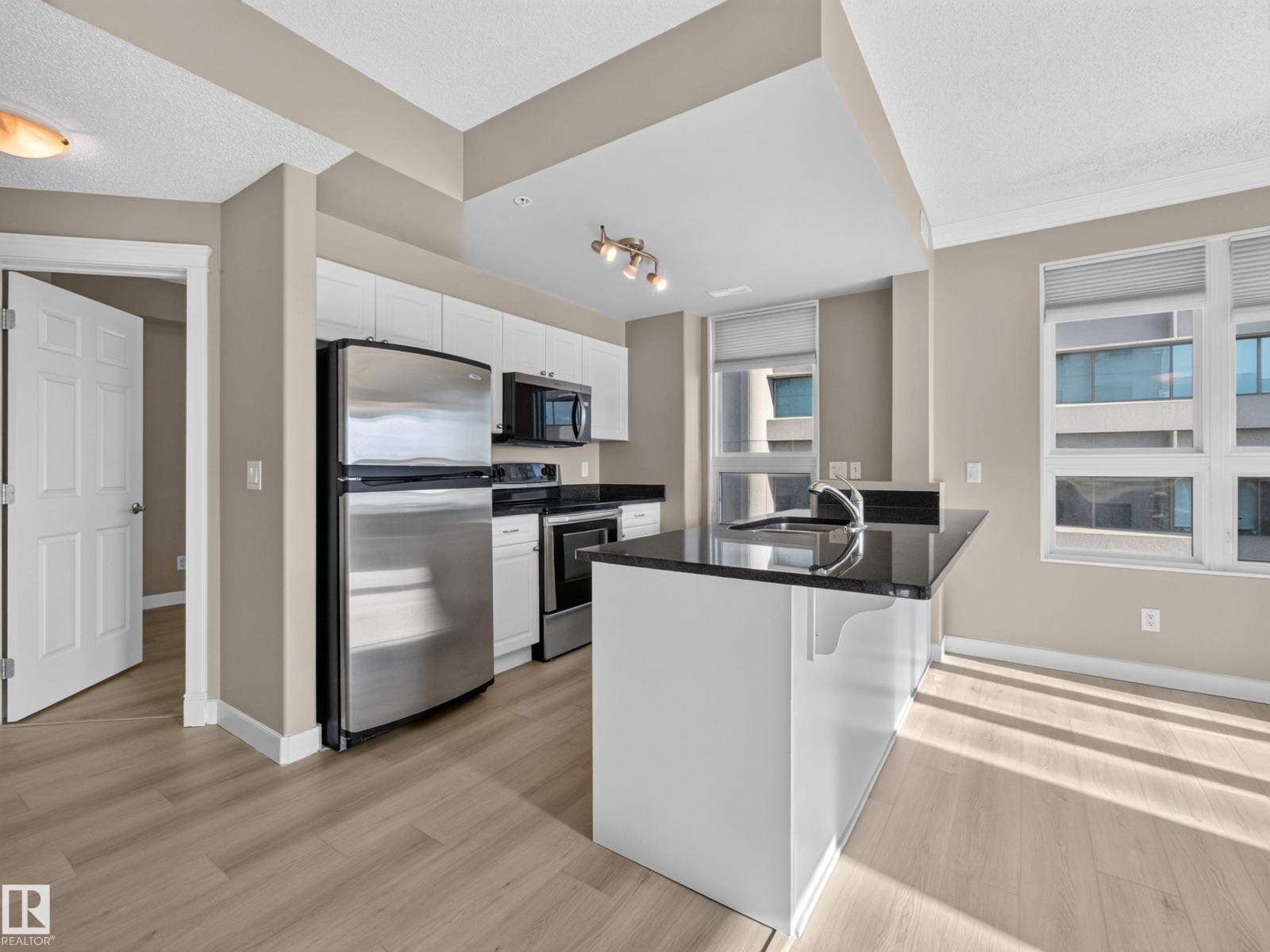 #1208 9939 109 ST NW - 20
