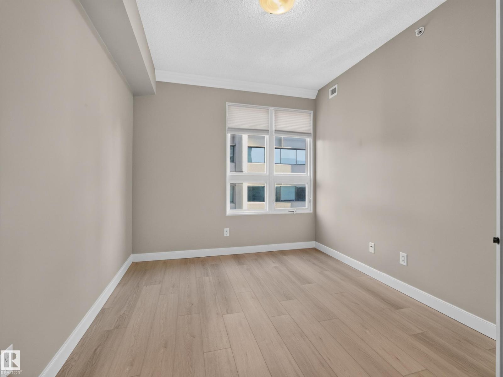 #1208 9939 109 ST NW - 33