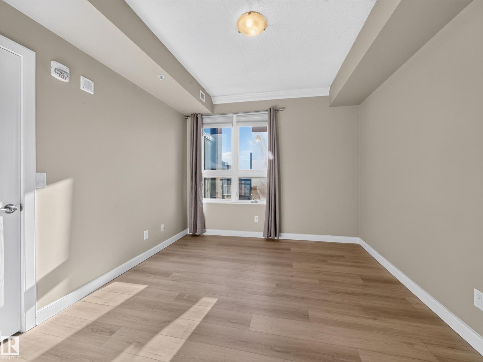 #1208 9939 109 ST NW - 35