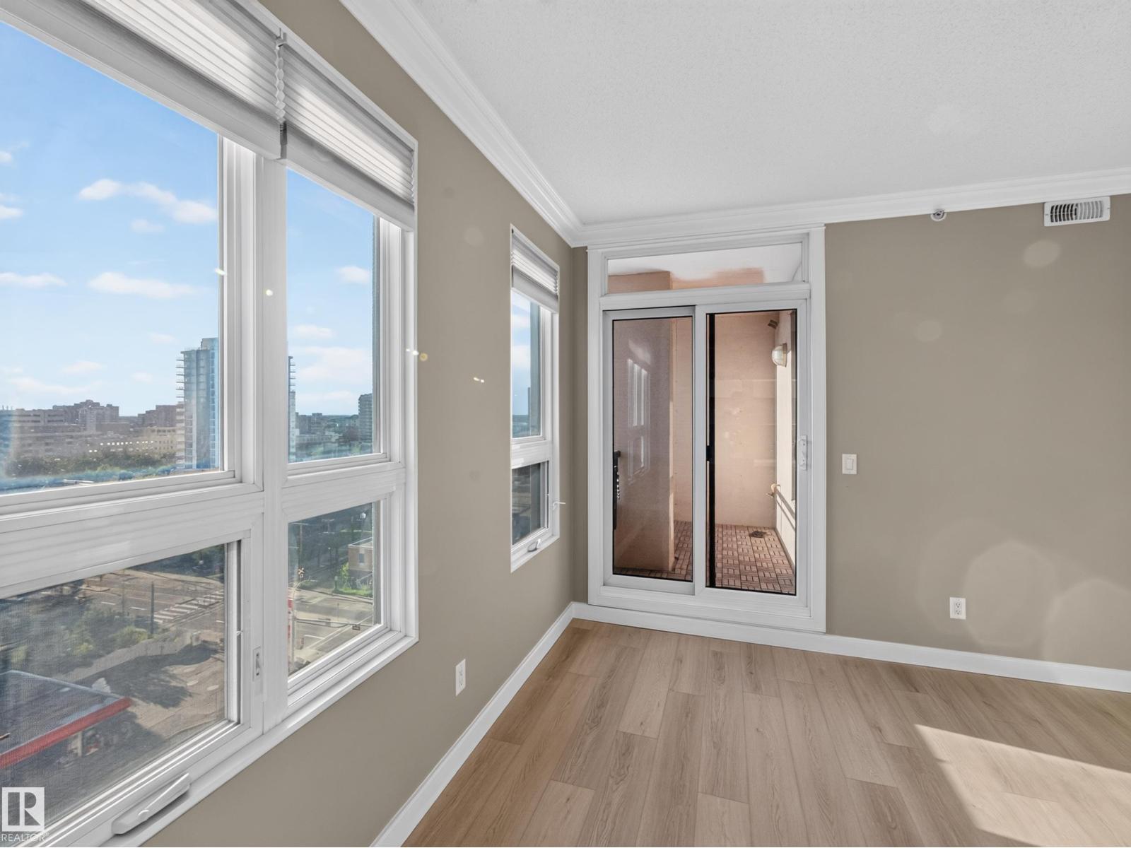 #1208 9939 109 ST NW - 36